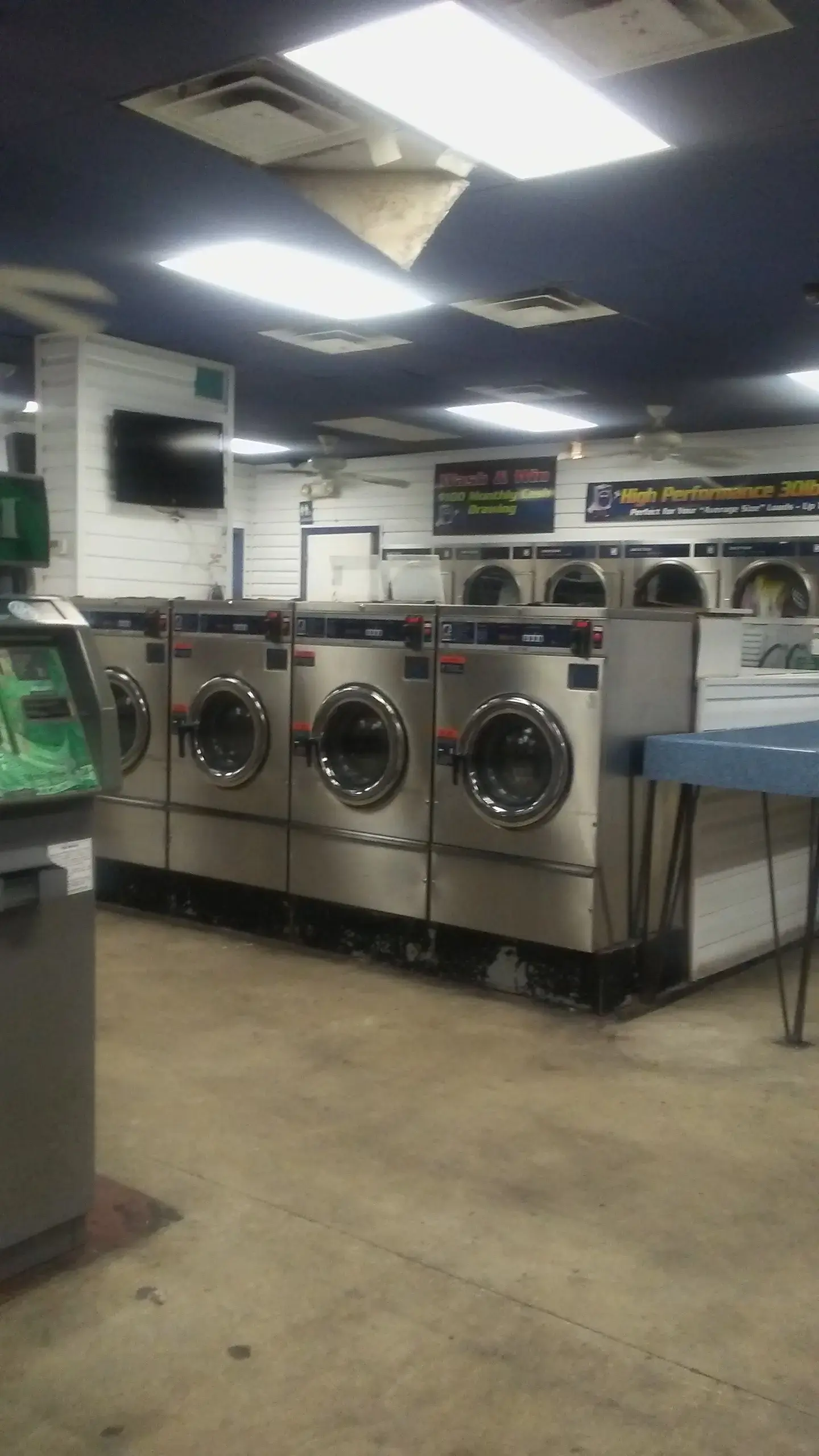Wash Around The Clock - Lake Bradford Rd. thumbnail 5