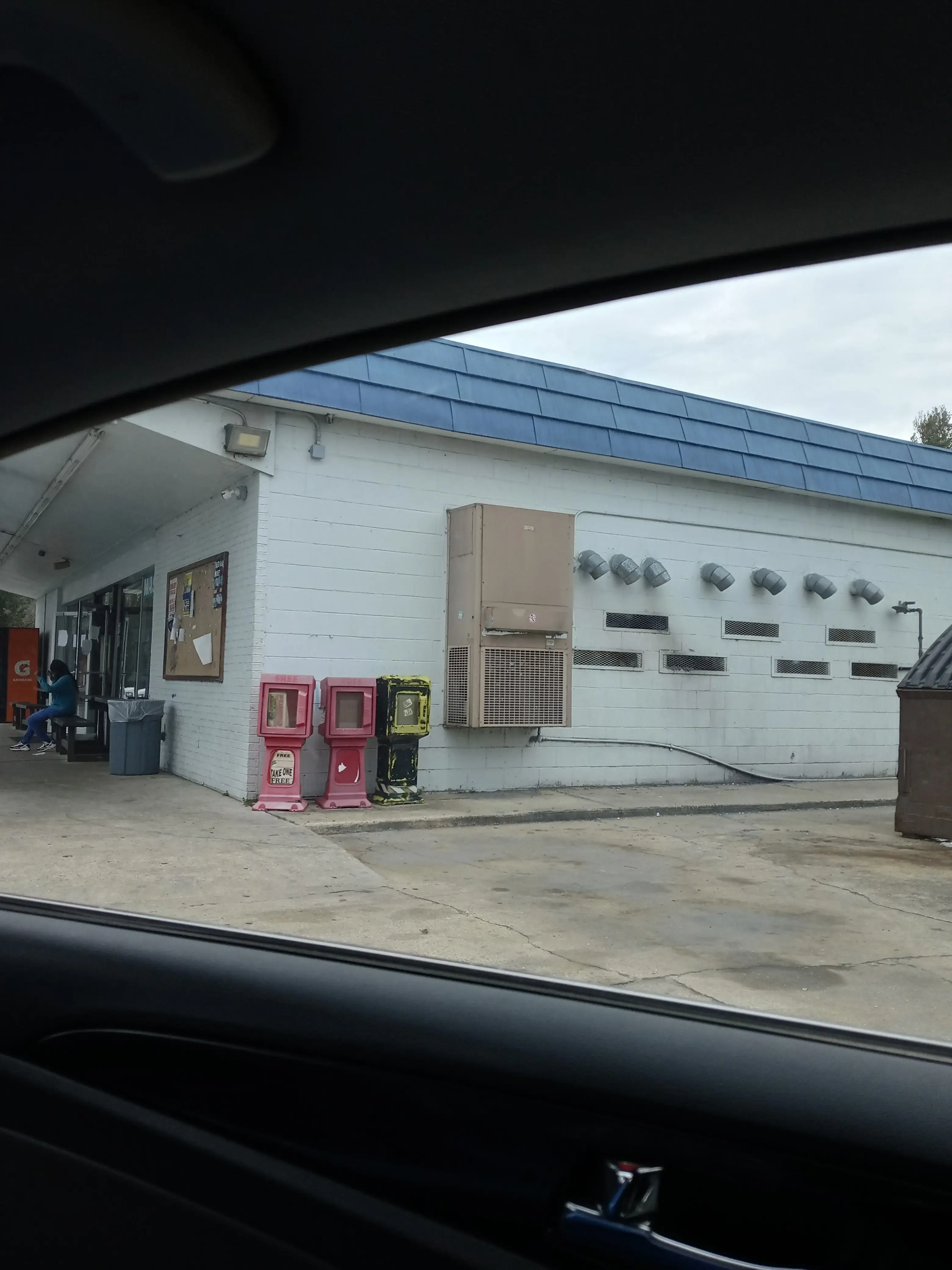 Wash Around The Clock - Lake Bradford Rd. thumbnail 17