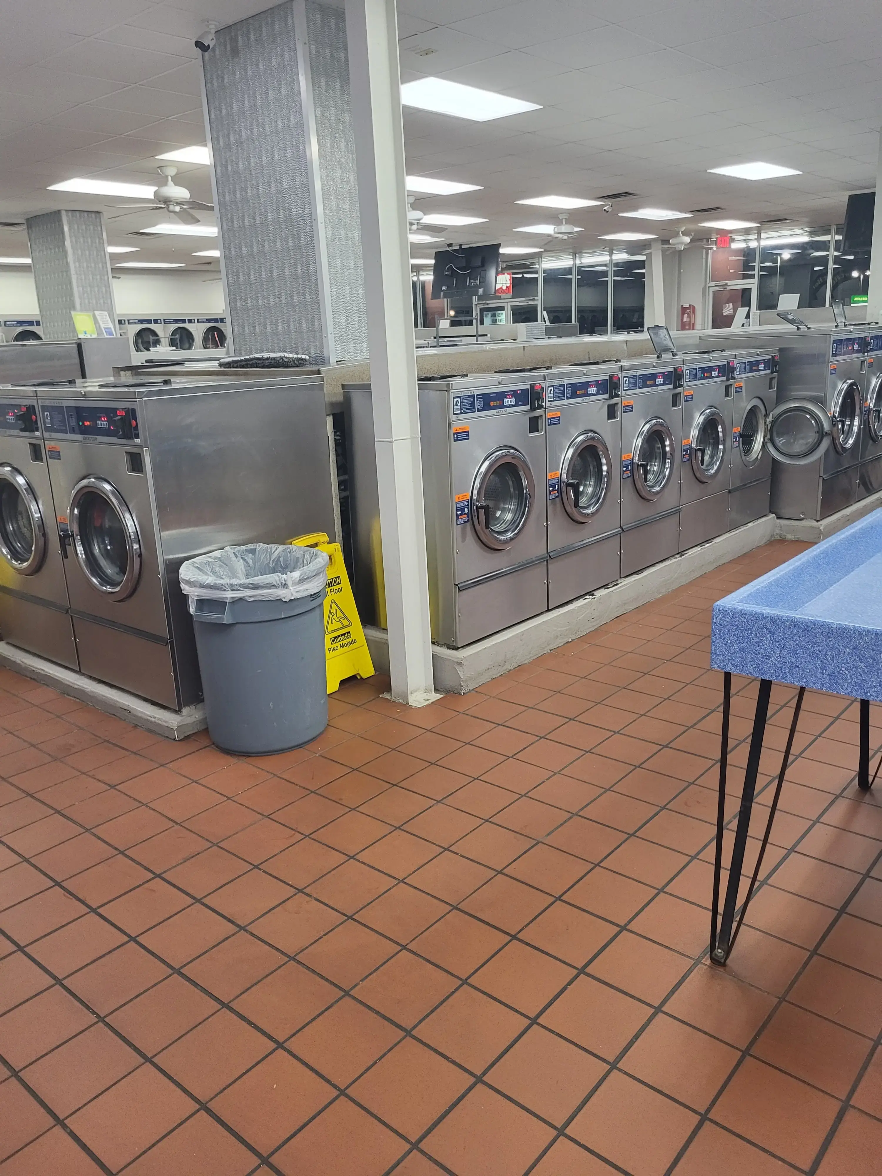 Wash Around The Clock - Tharpe St. - Image 6