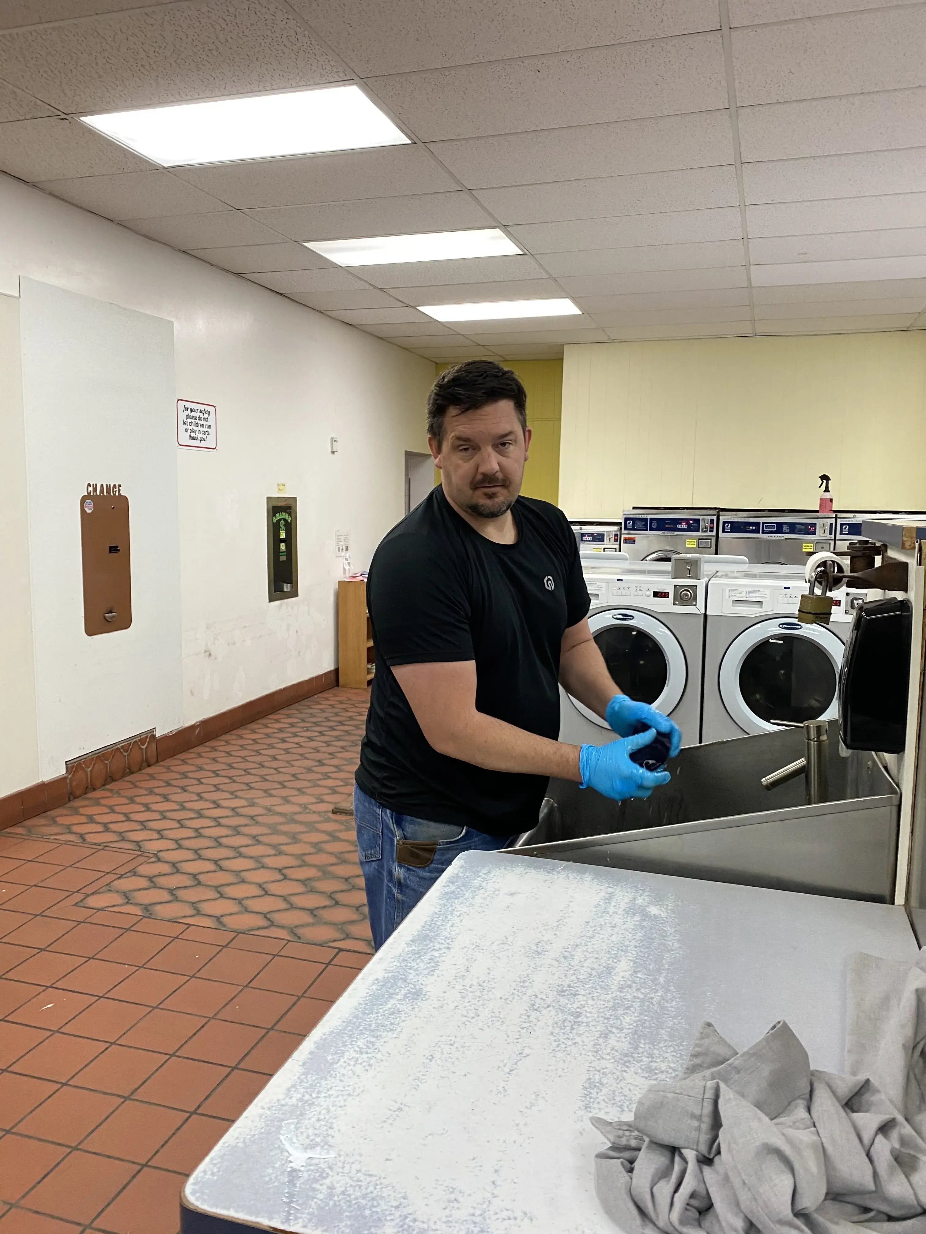 Wash Around the Clock - Image 13