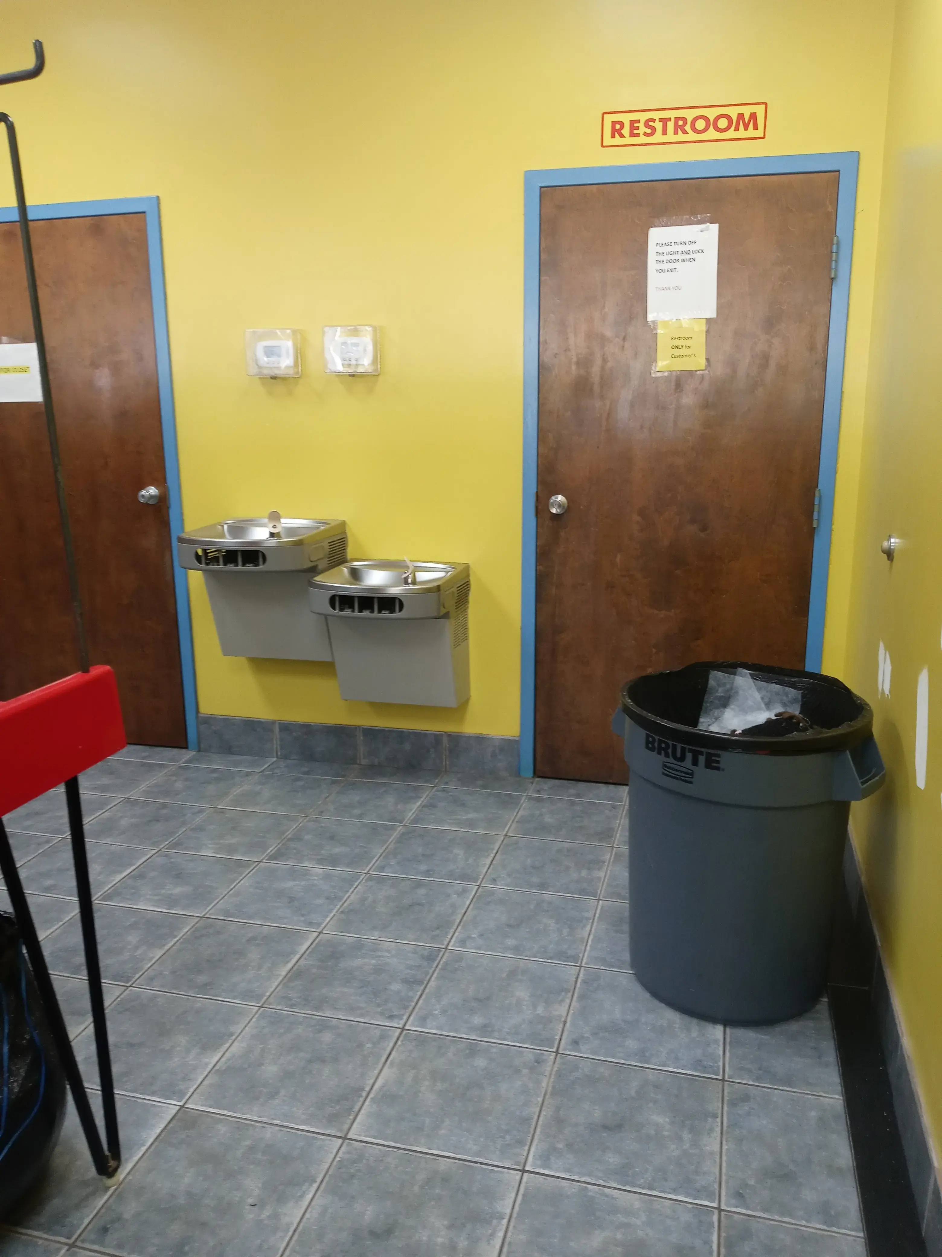 Wash Away Coin Laundry (Lavanderia) thumbnail 6