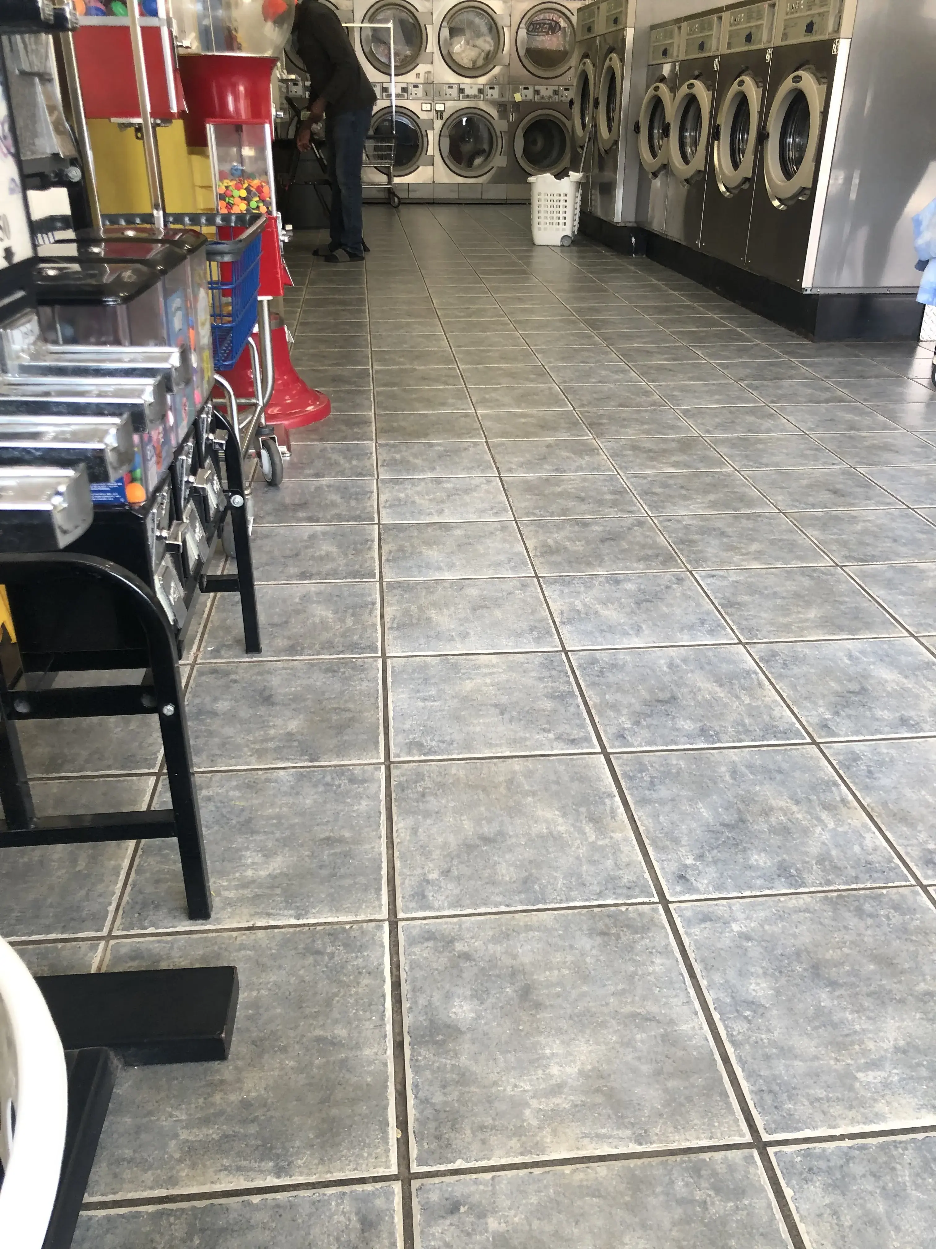 Wash Away Coin Laundry (Lavanderia) thumbnail 7