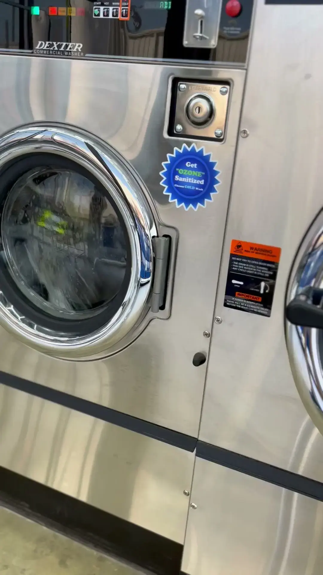 Wash Bar Laundromat - Image 8