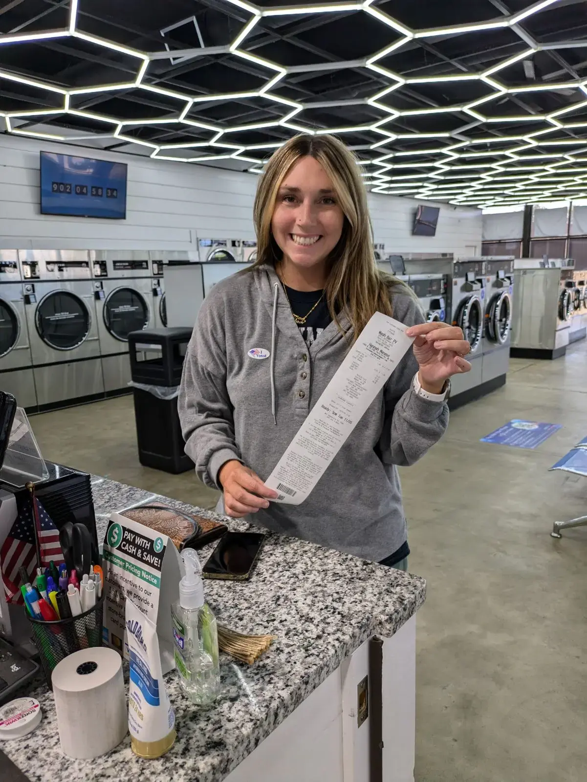 Wash Bar Laundromat and Wash & Fold - Image 18