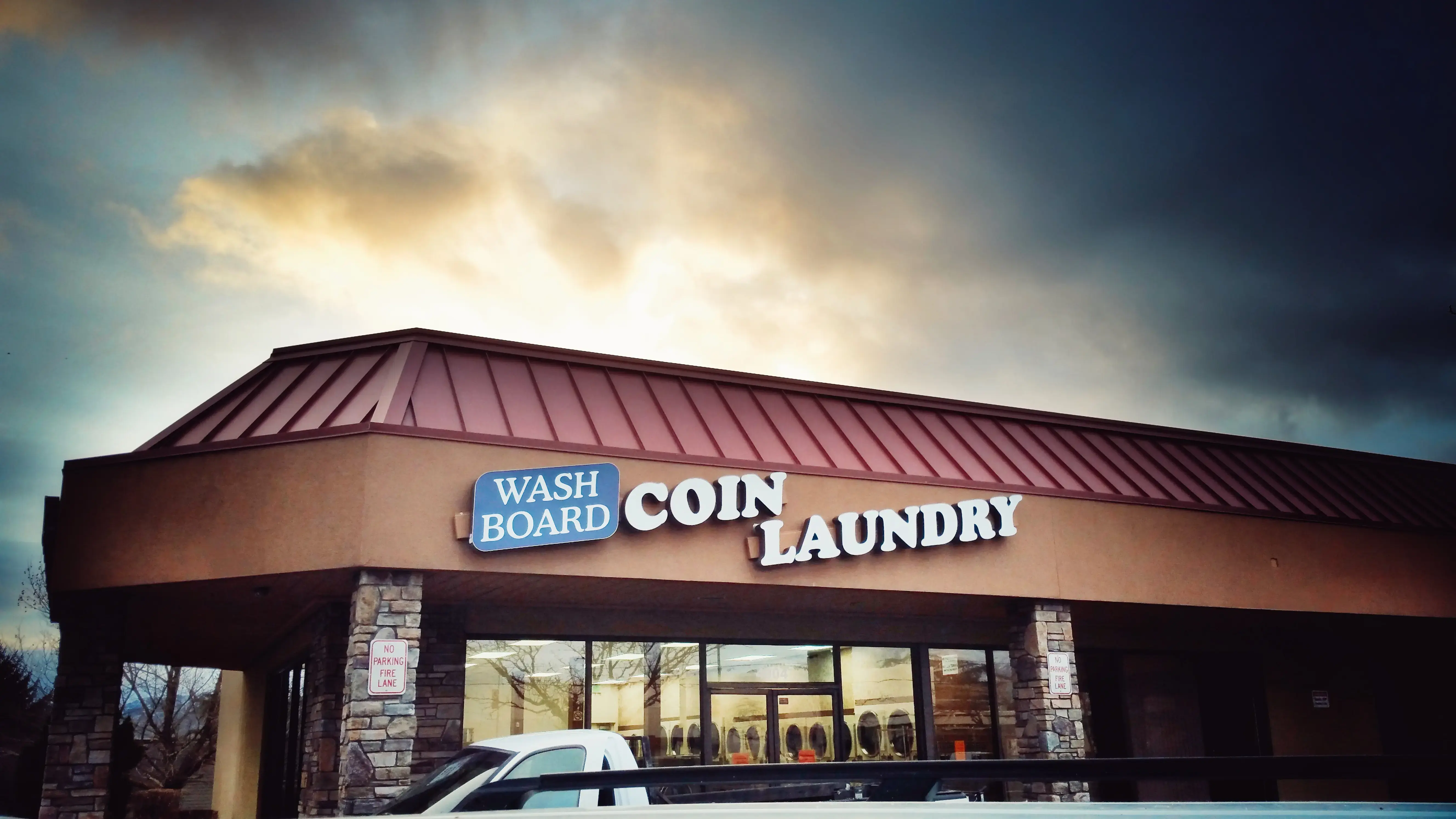 Wash Board Coin Laundry thumbnail 11