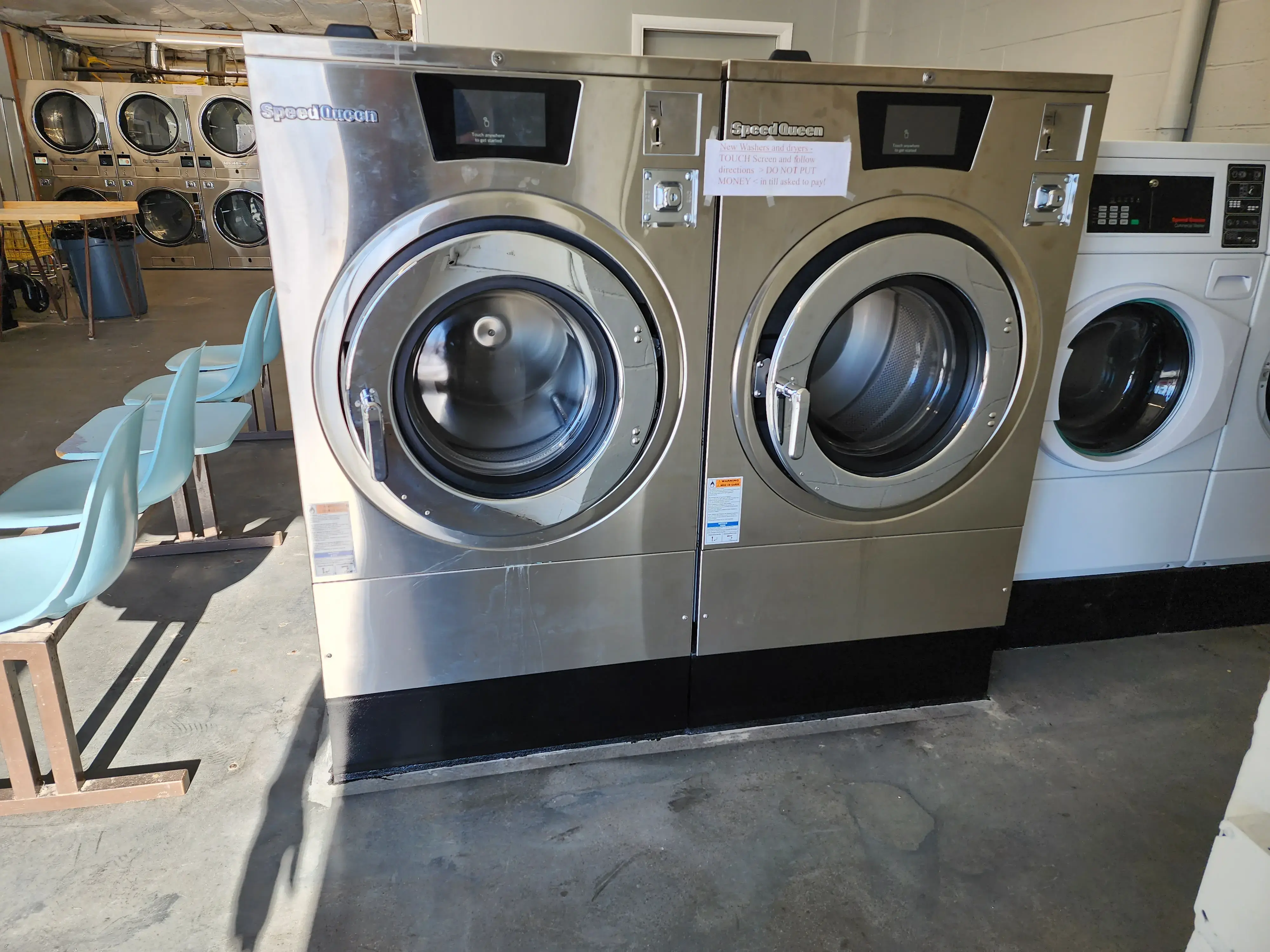 Wash Bowl Laundromat - Image 14