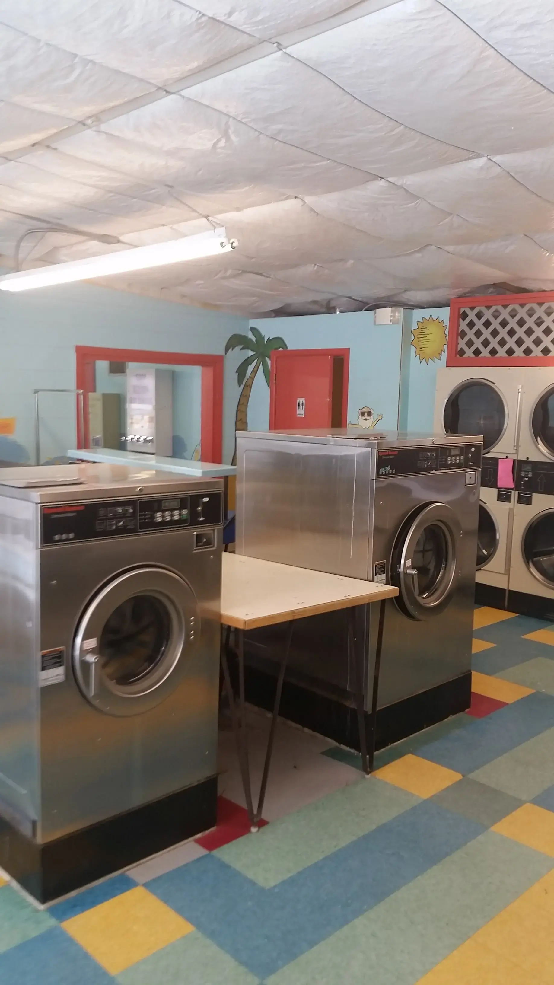 Wash Bowl Laundromat - Image 9