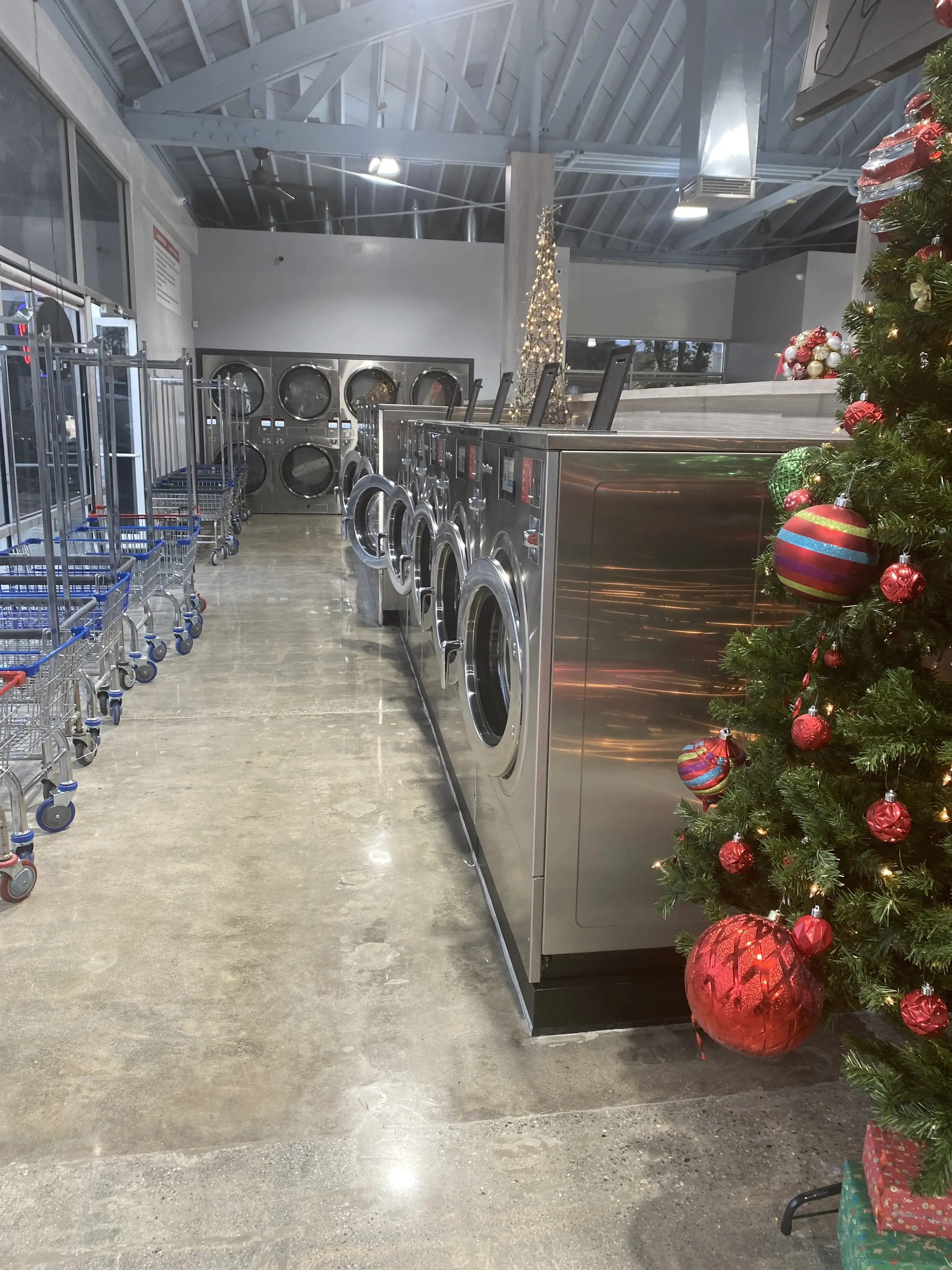 Wash Bros Laundromat thumbnail 6