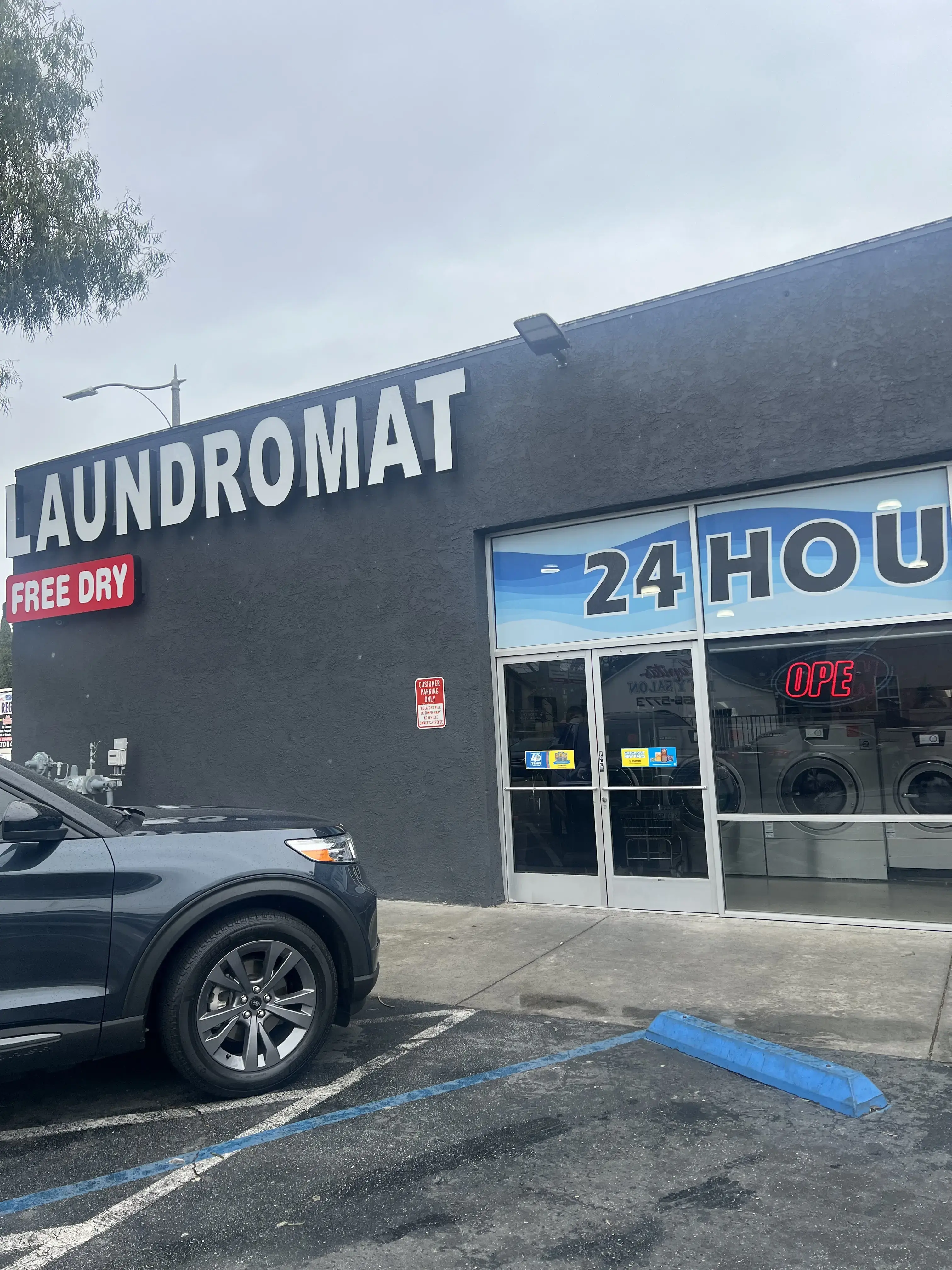 Wash Bros Laundromat - Image 10