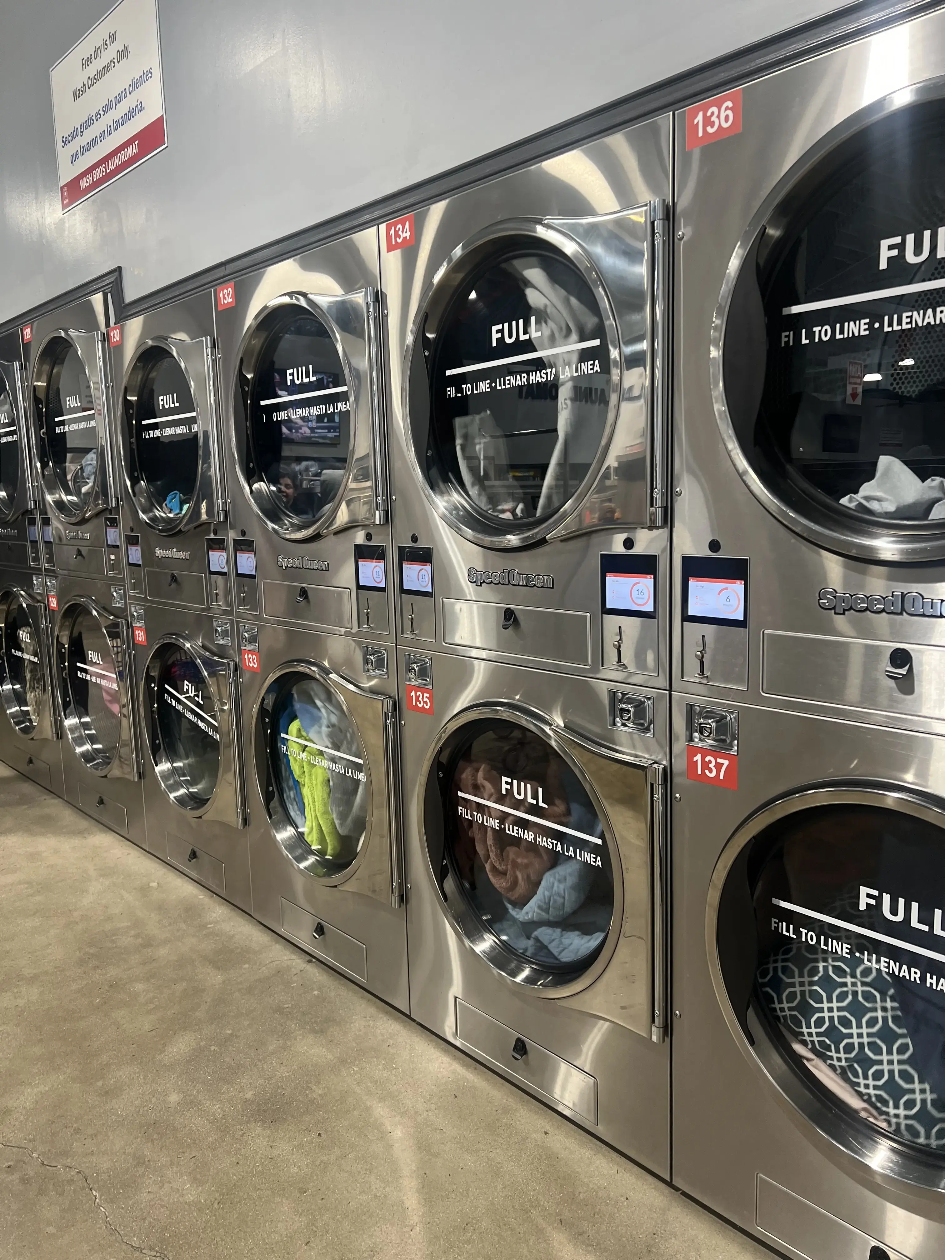 Wash Bros Laundromat thumbnail 5