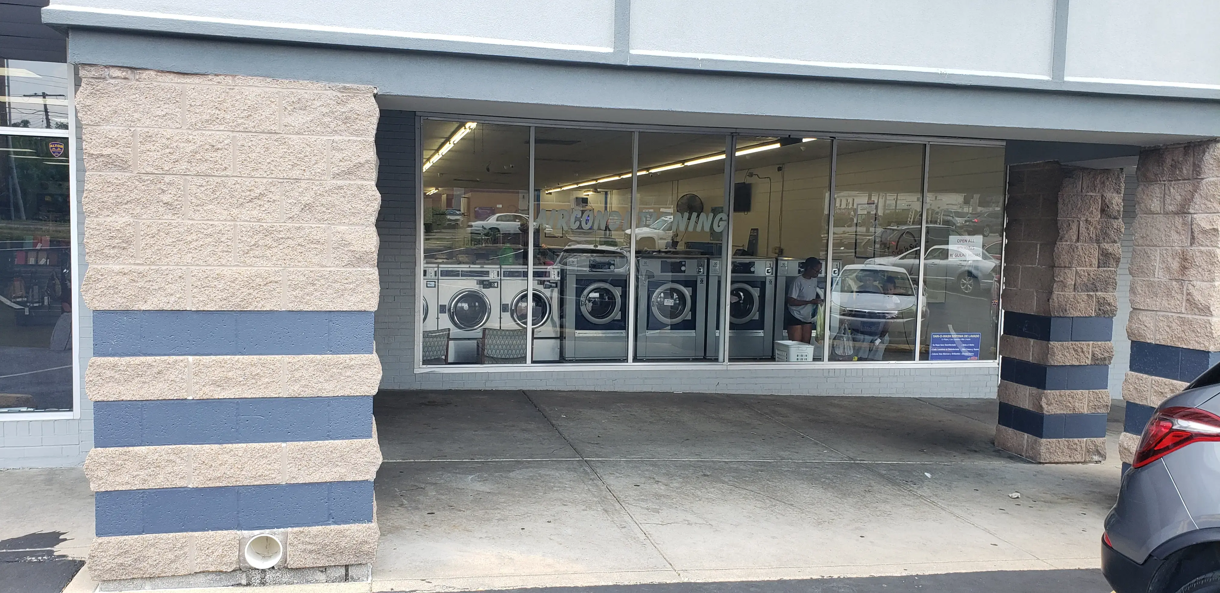 Wash City Laundromat - A-Town - Image 4