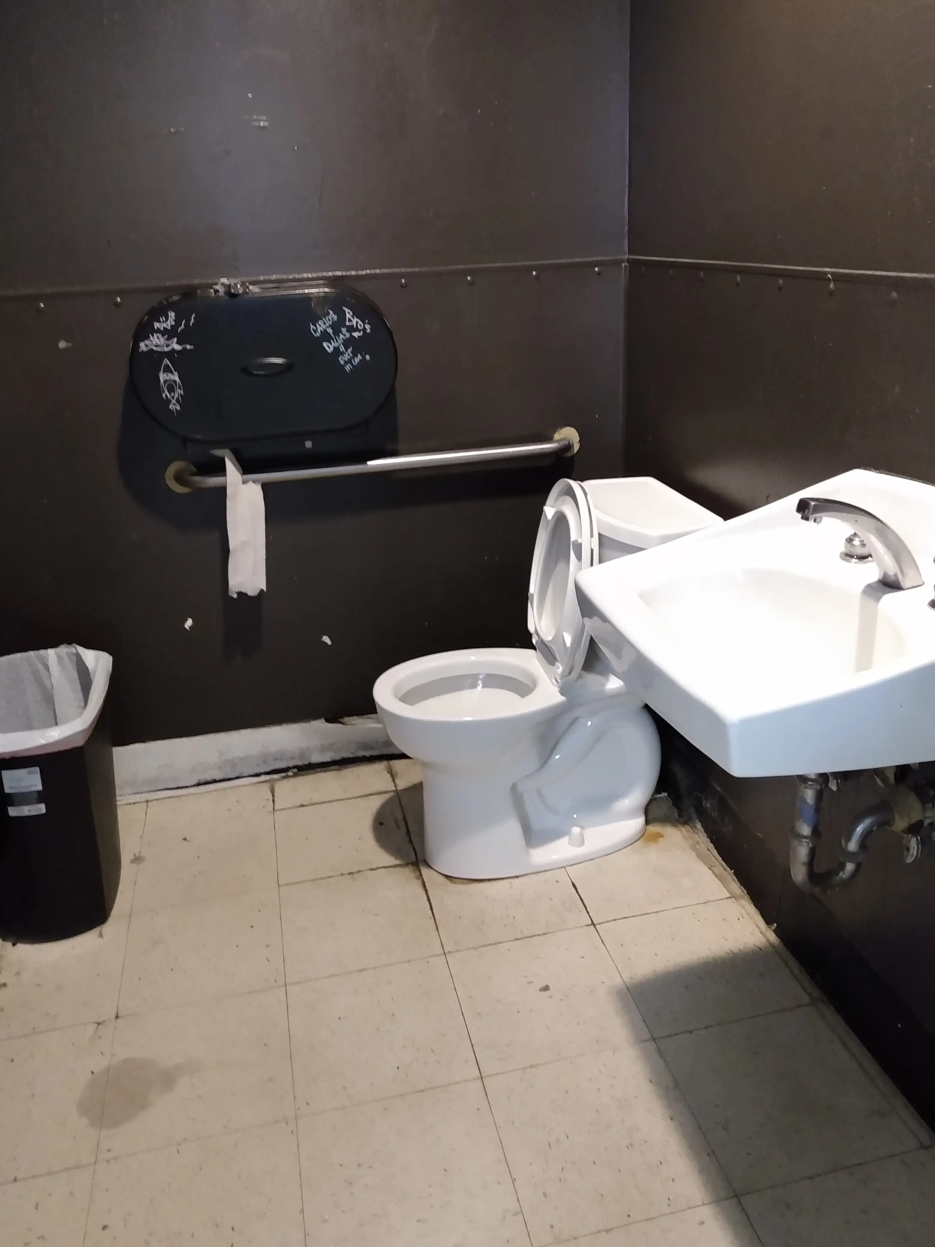 Wash City Laundry - Image 10