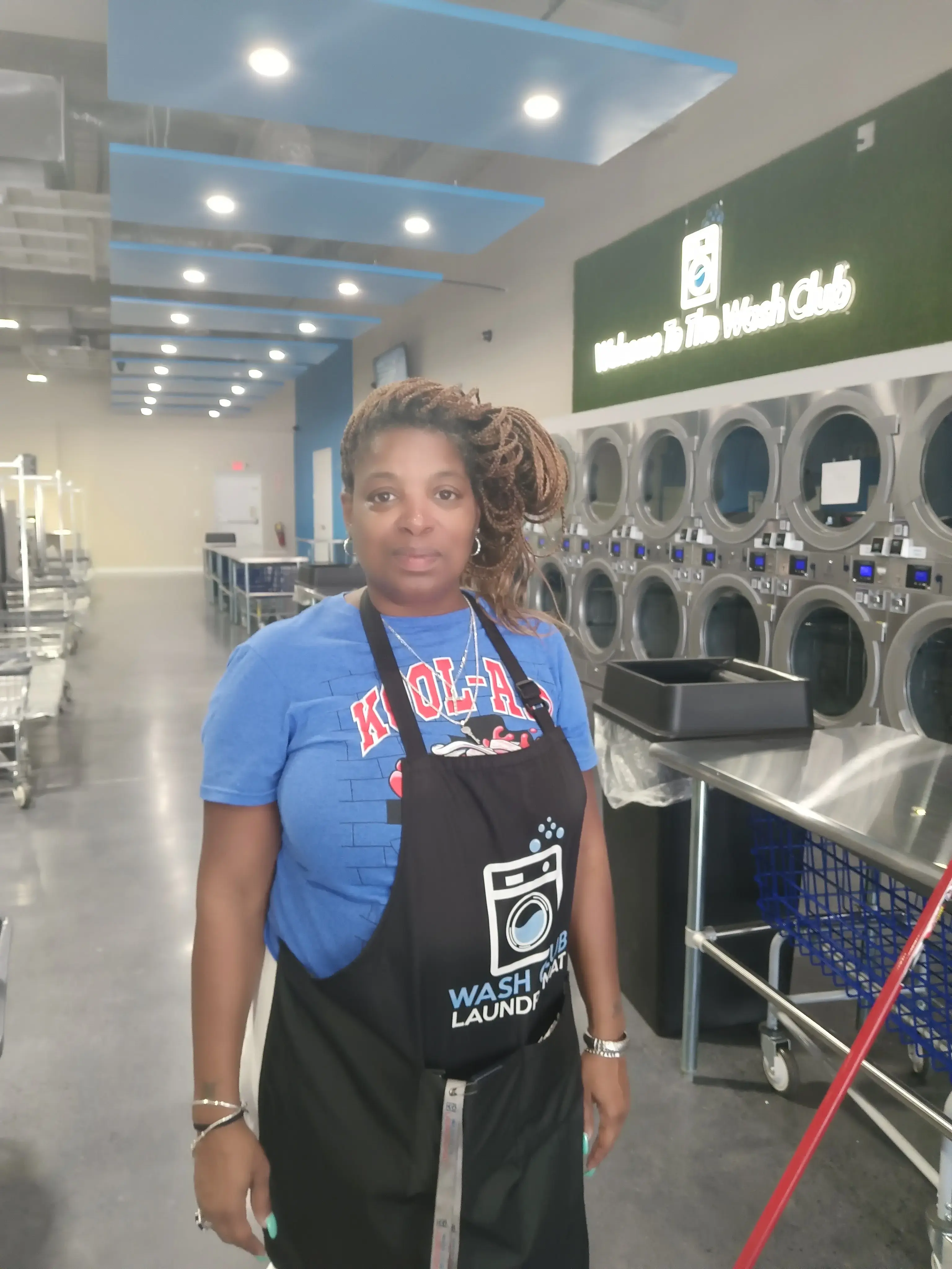 Wash Club | WashLuXe Laundromat thumbnail 18