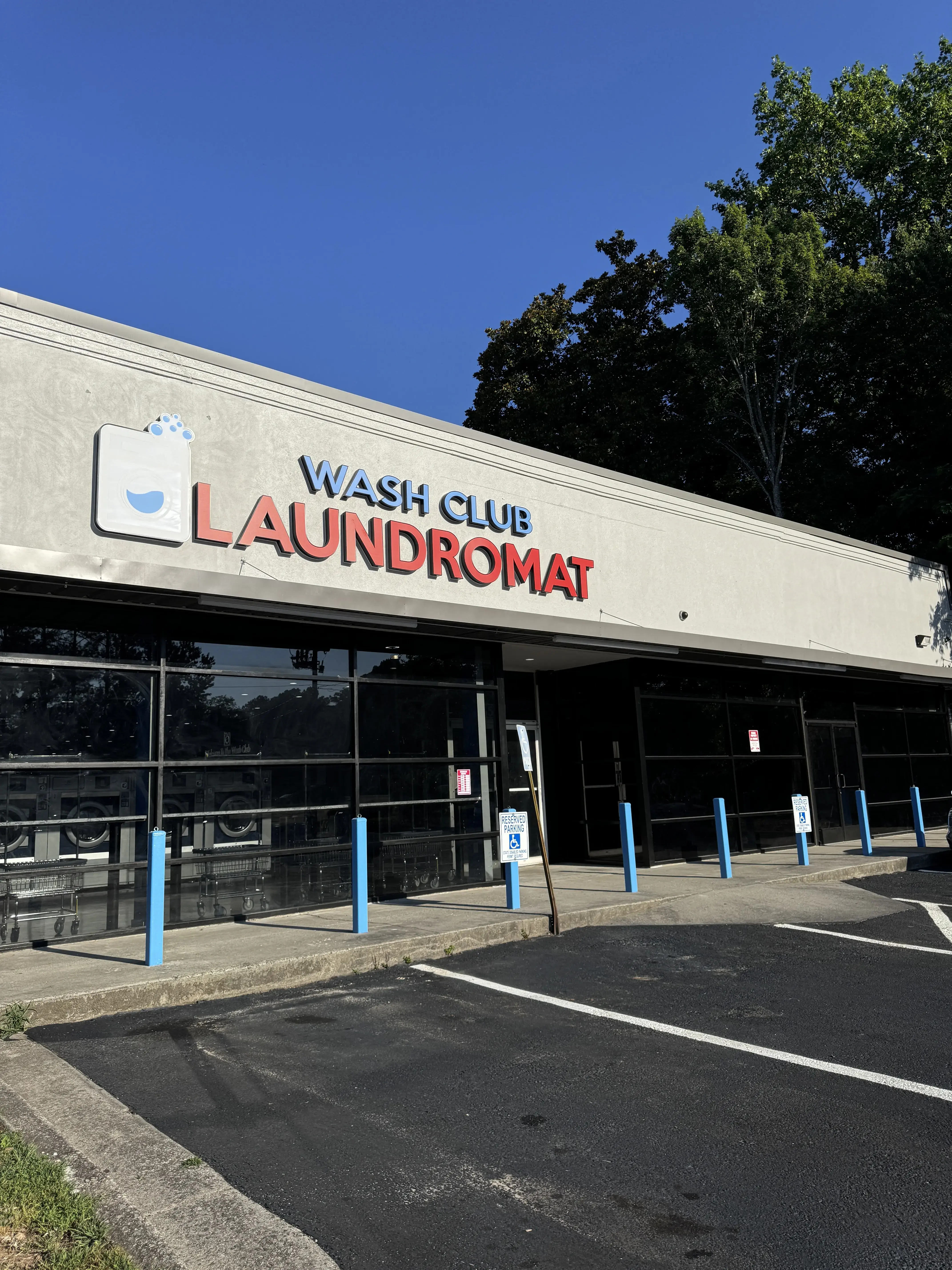 Wash Club | WashLuXe Laundromat thumbnail 5