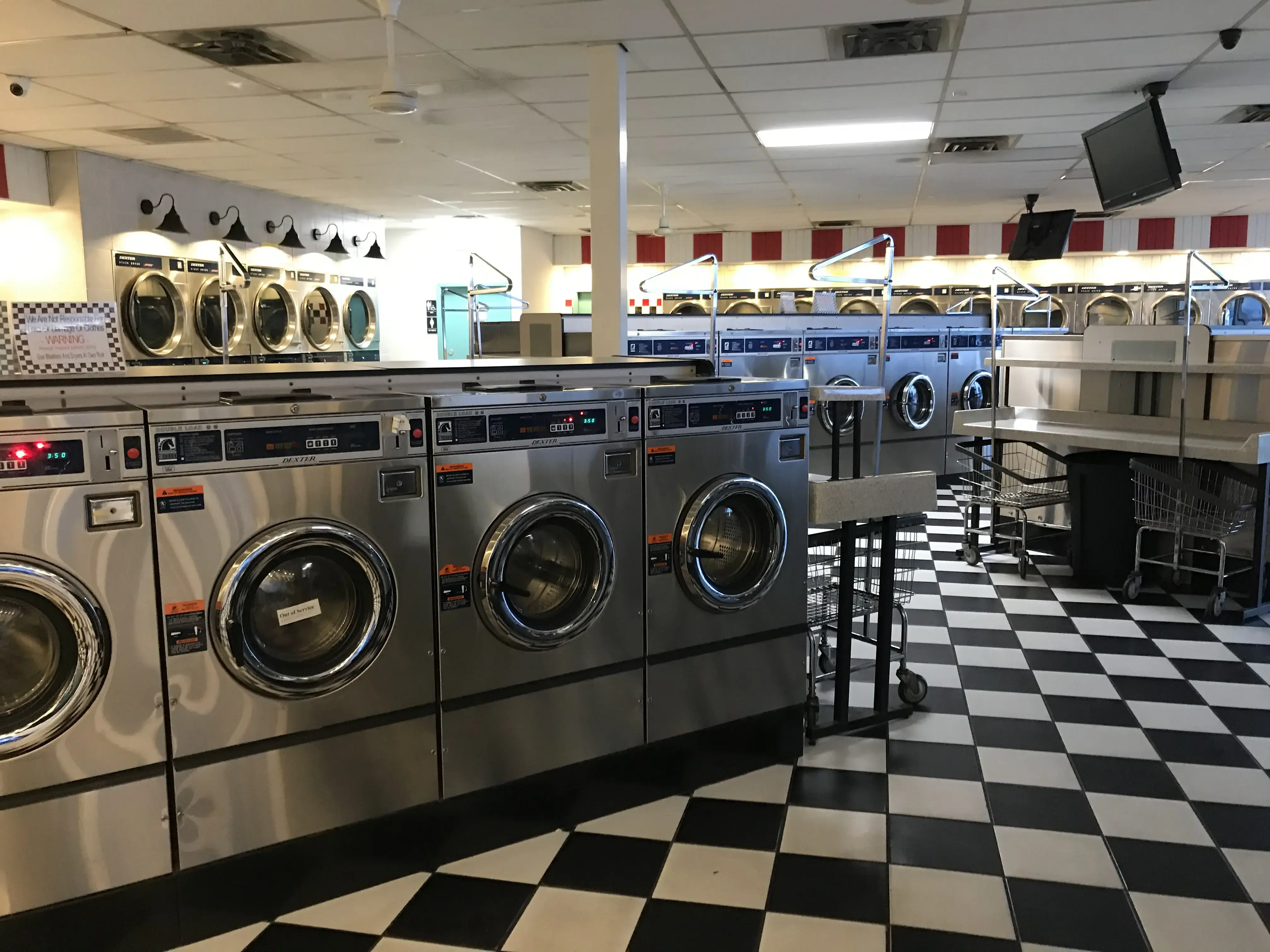 Wash Daze 24hr Laundromat thumbnail 2