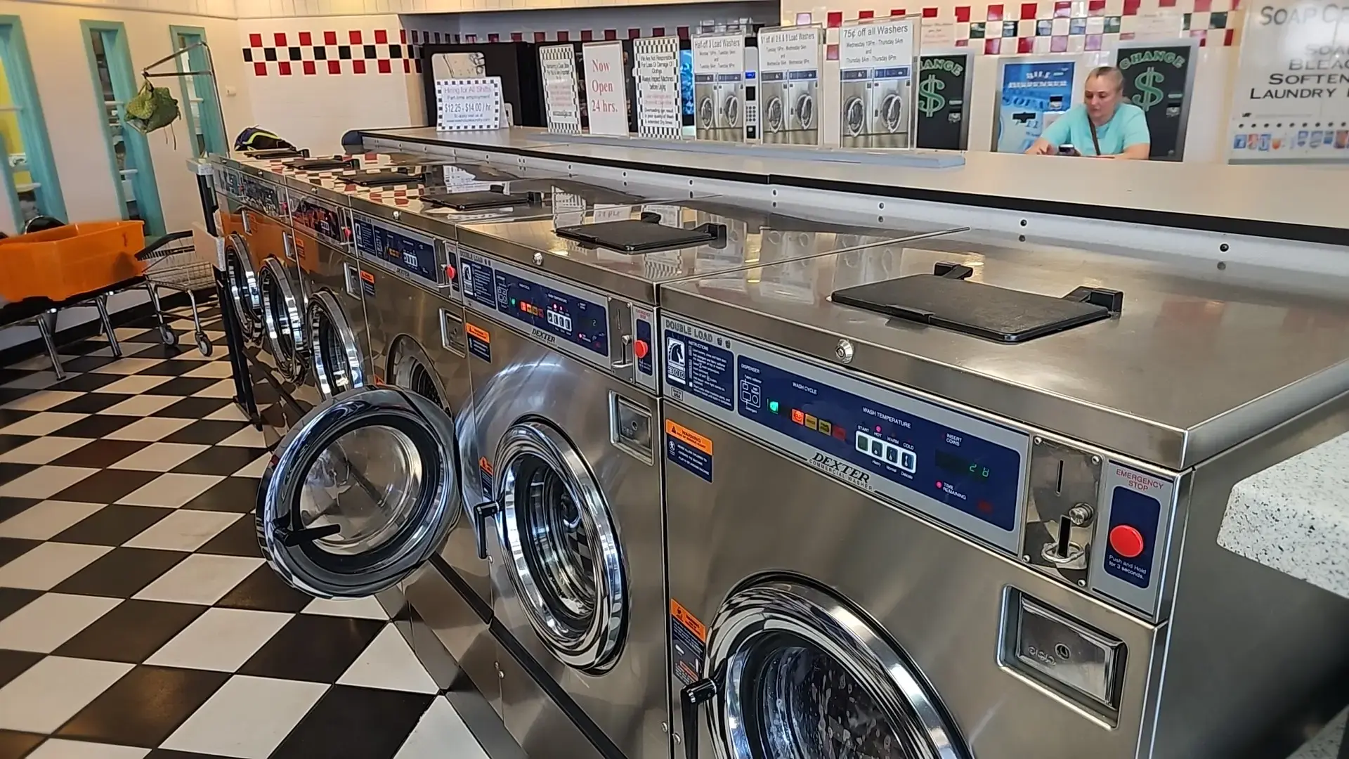 Wash Daze 24hr Laundromat thumbnail 4