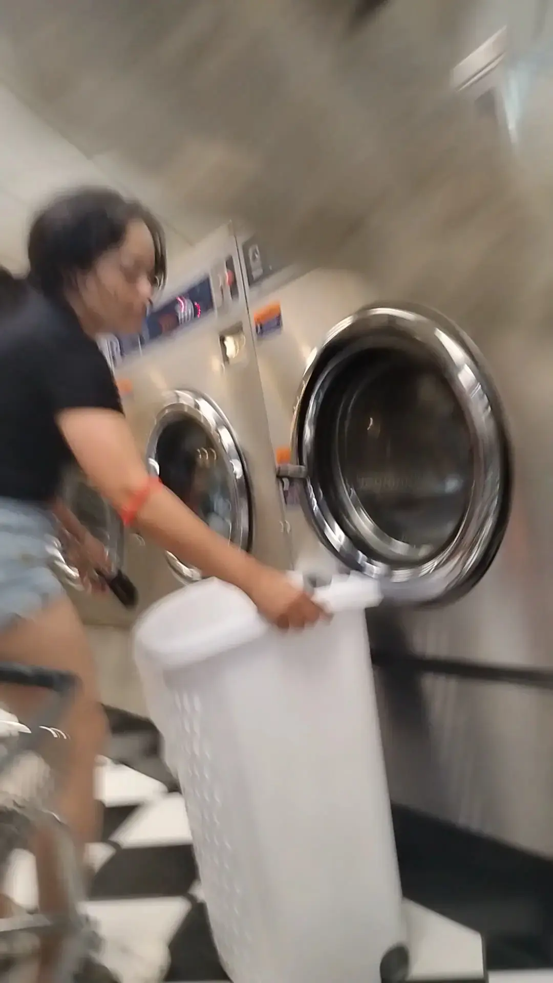 Wash Daze 24hr Laundromat thumbnail 10