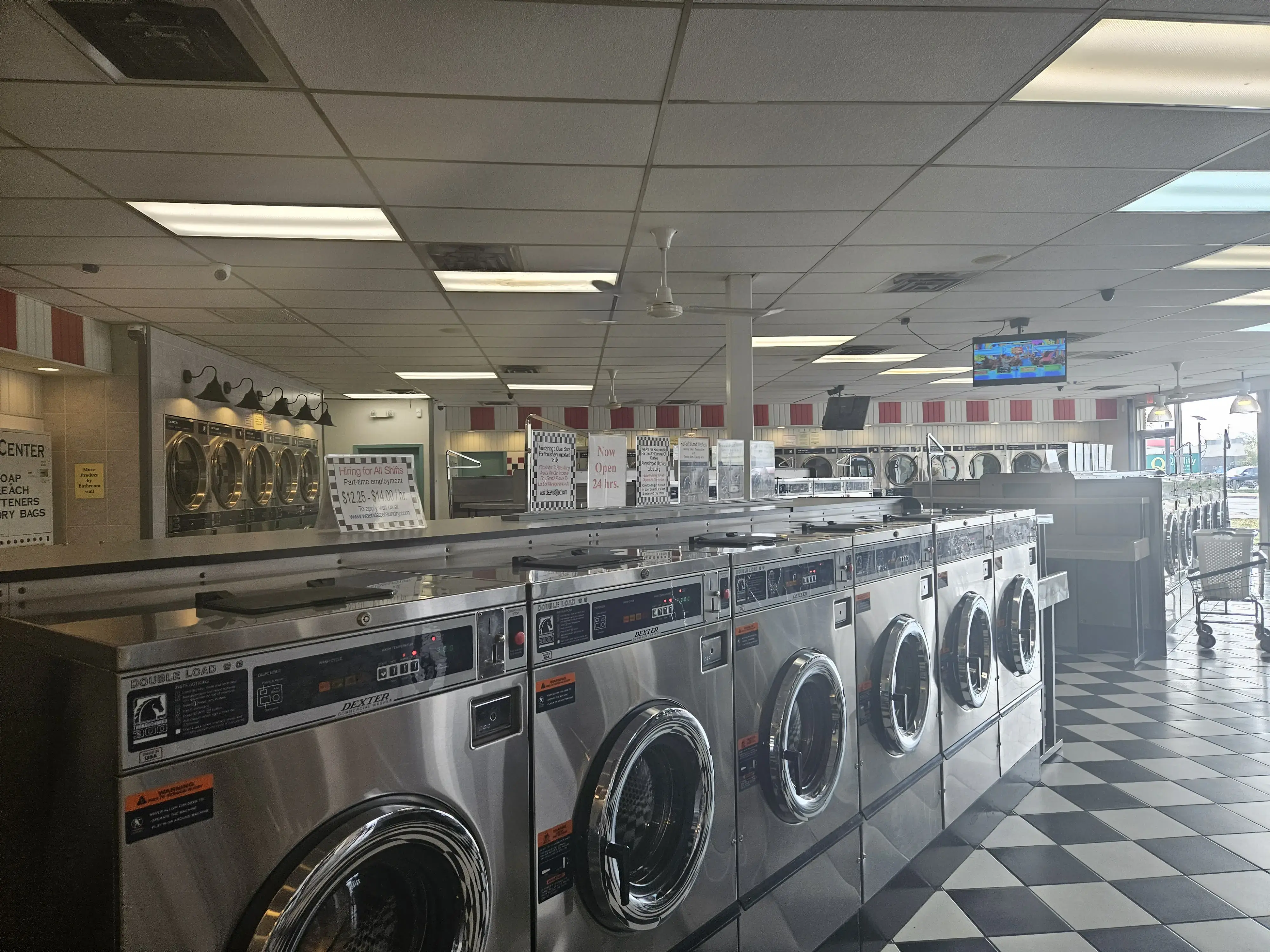 Wash Daze 24hr Laundromat thumbnail 14