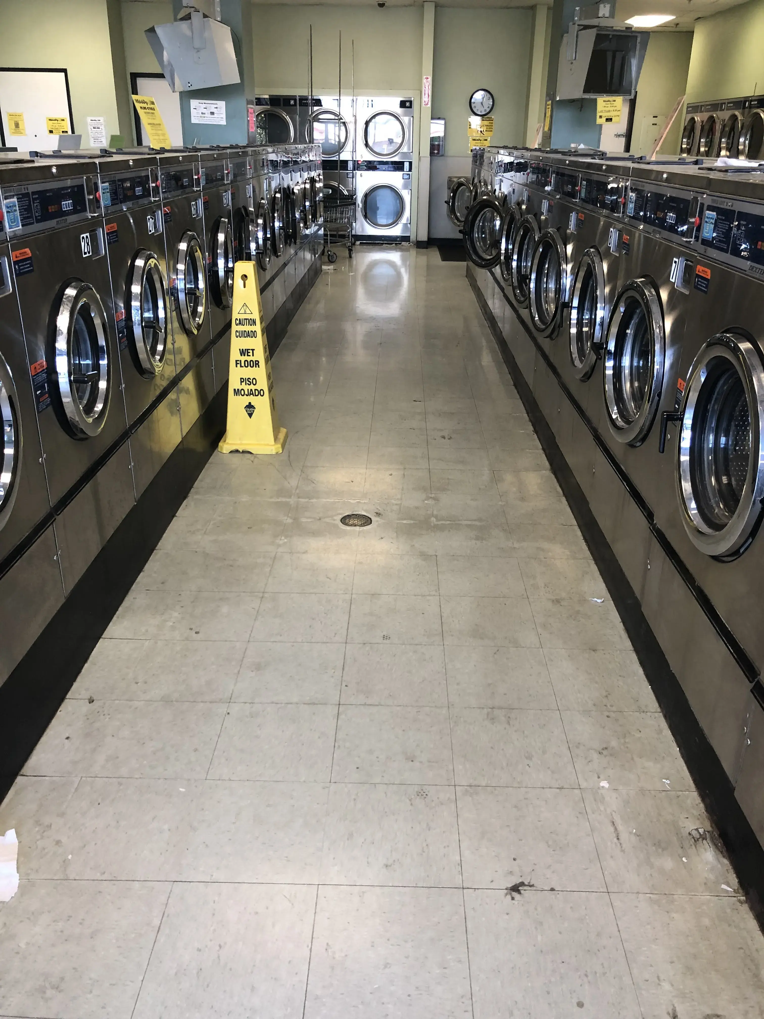 Wash & Dry 4 Less - Image 12