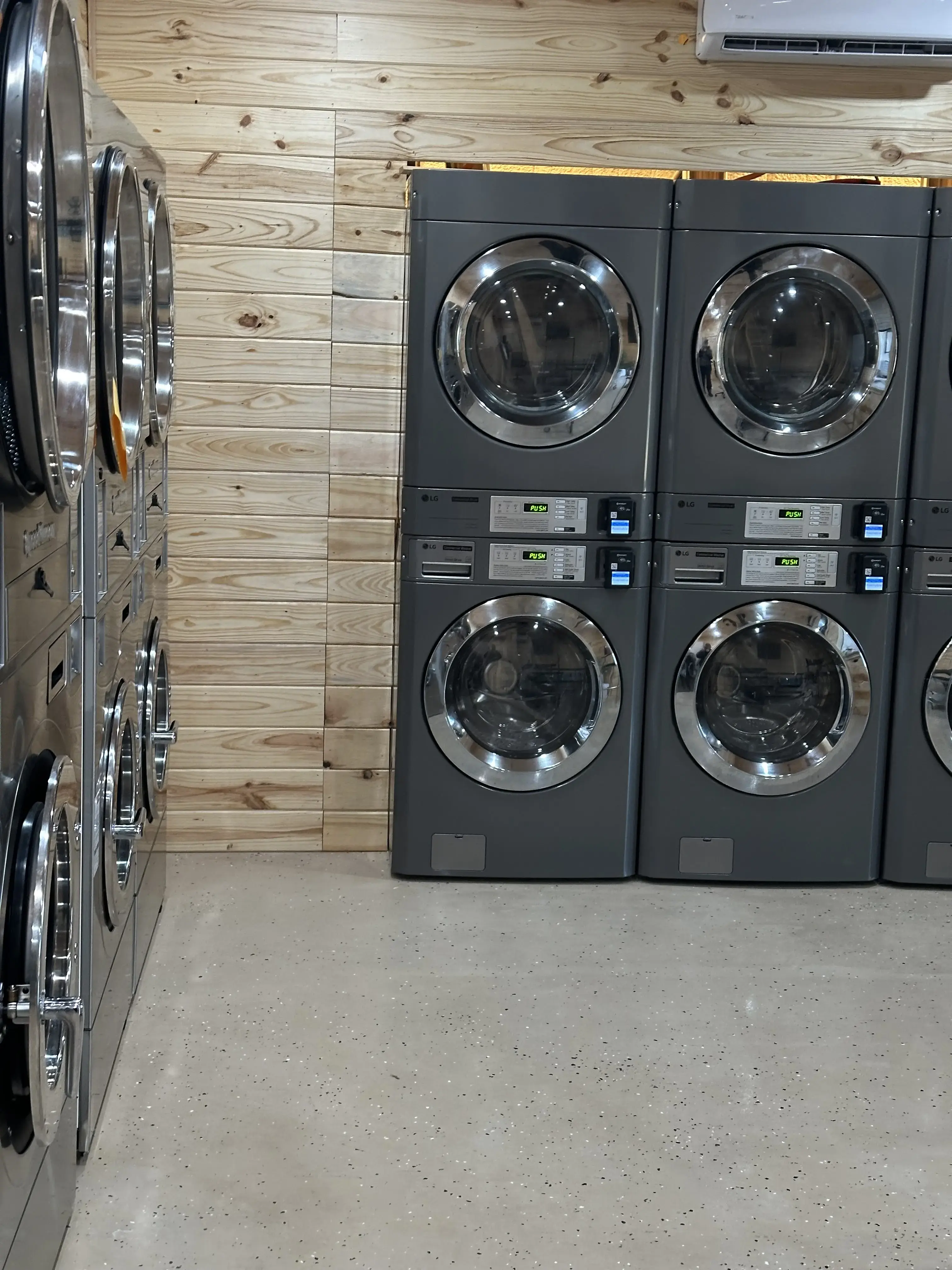 Wash Dry and Fold Depot - Image 7