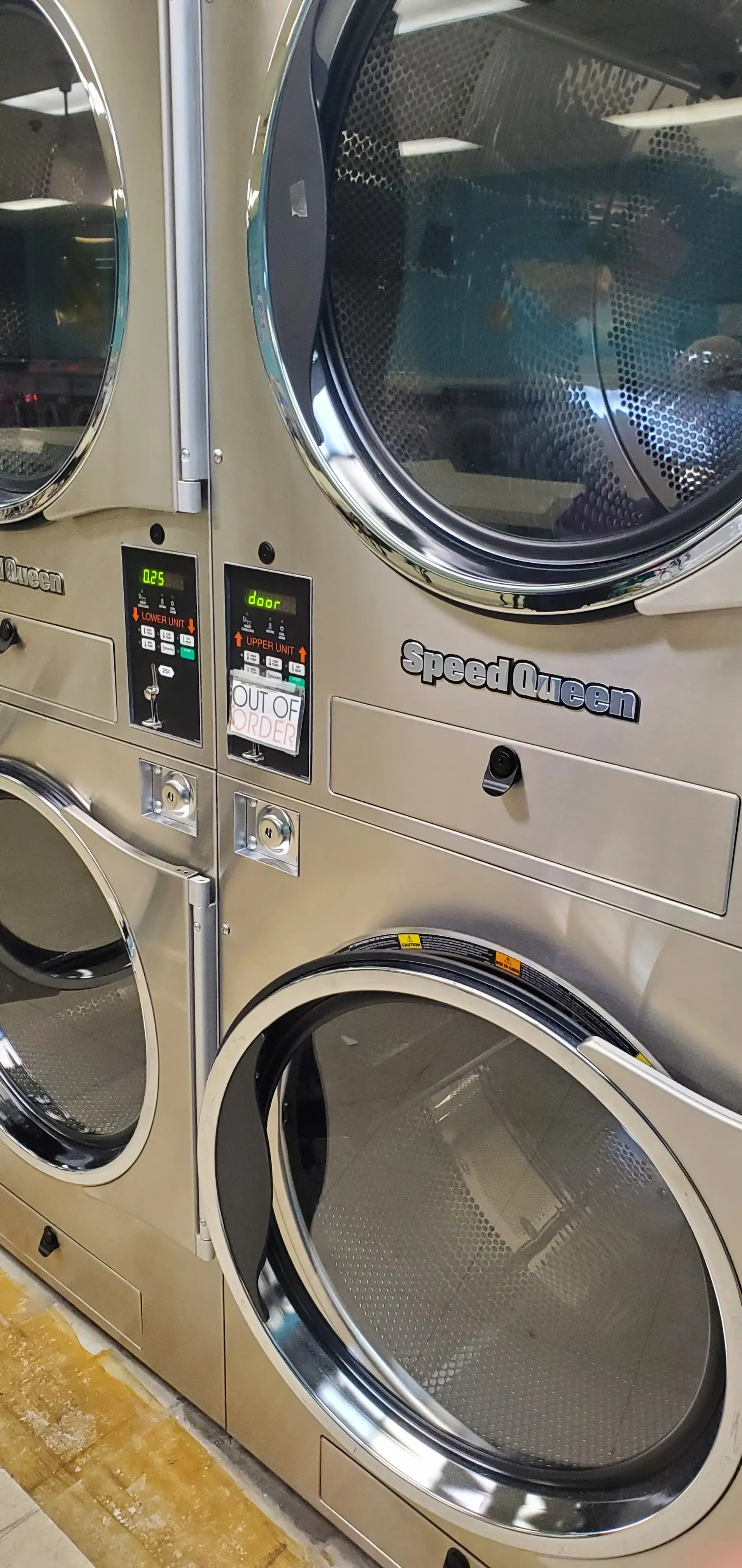 Wash & Dry Coin Laundry - Image 7