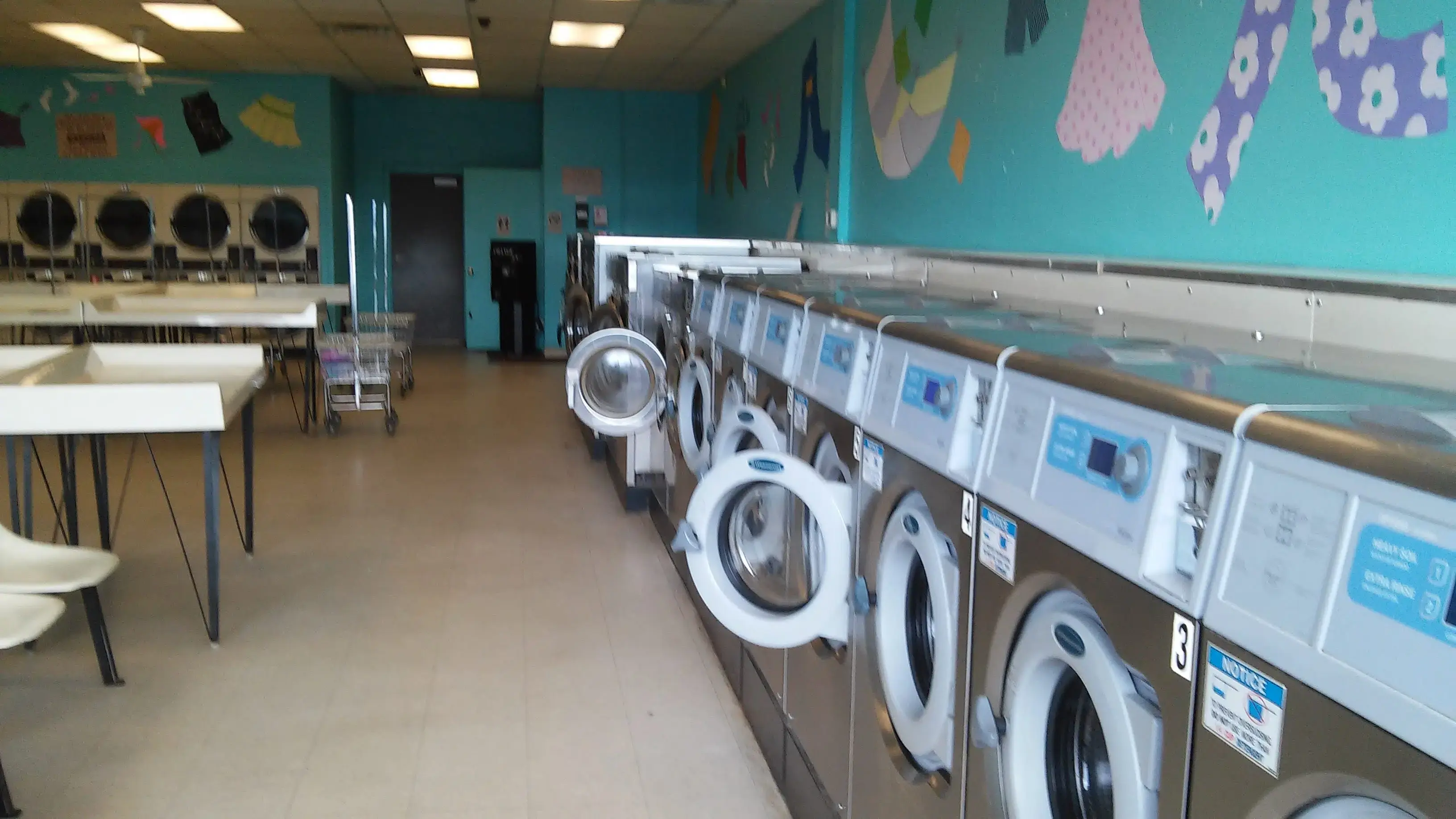 Wash & Dry Coin Laundry - Image 15