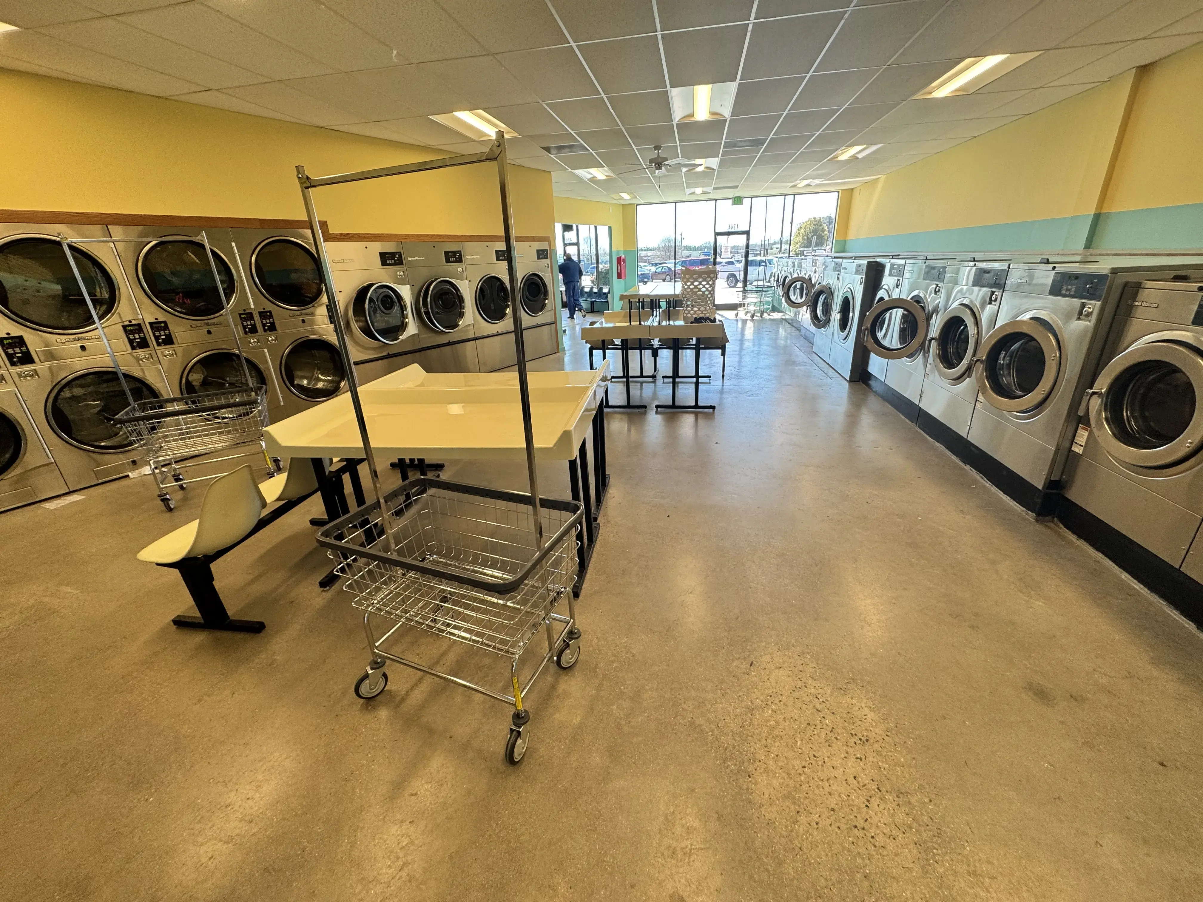 Wash & Dry Coin Laundry thumbnail 1