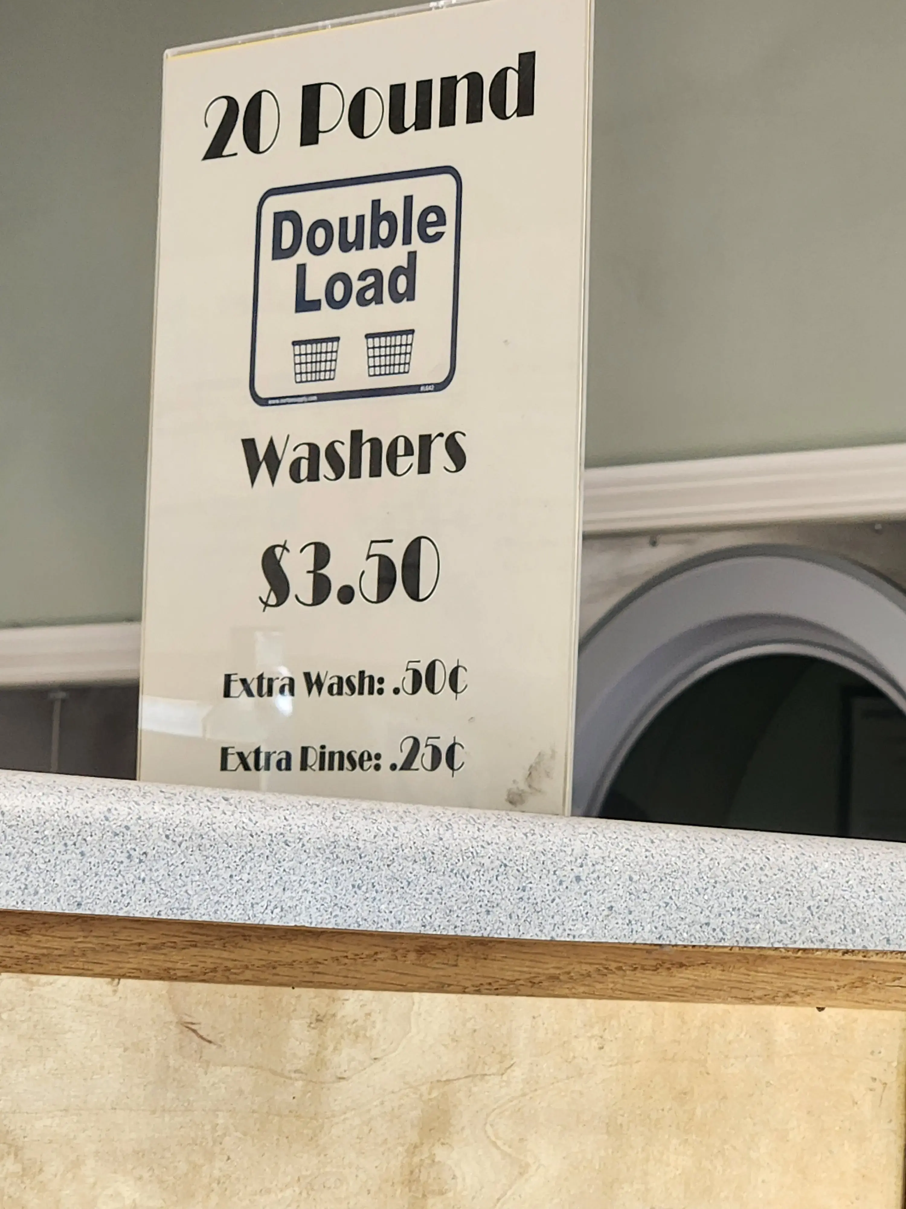 Wash & Dry Laundromat thumbnail 8