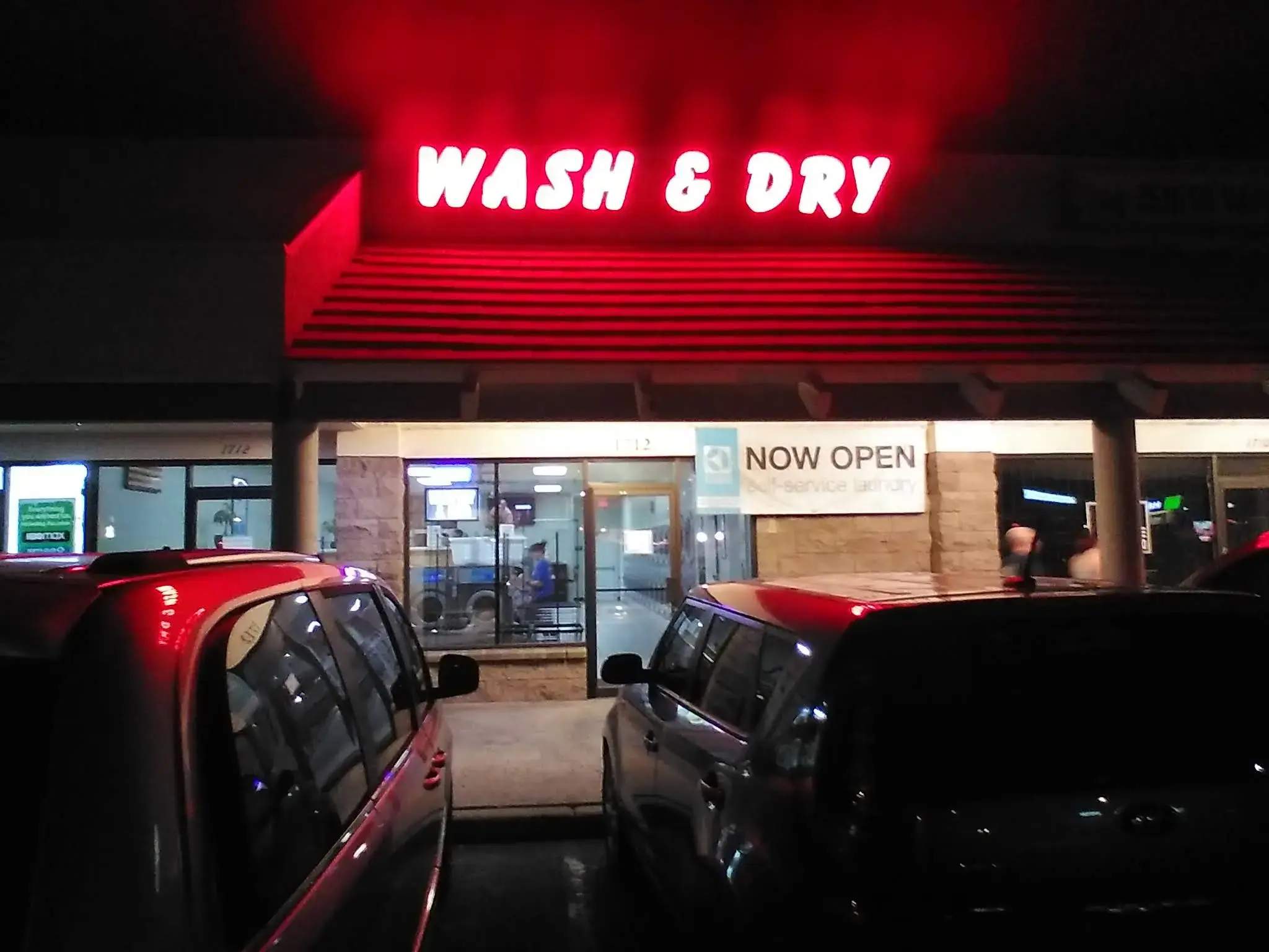 Wash & Dry Laundromat thumbnail 19