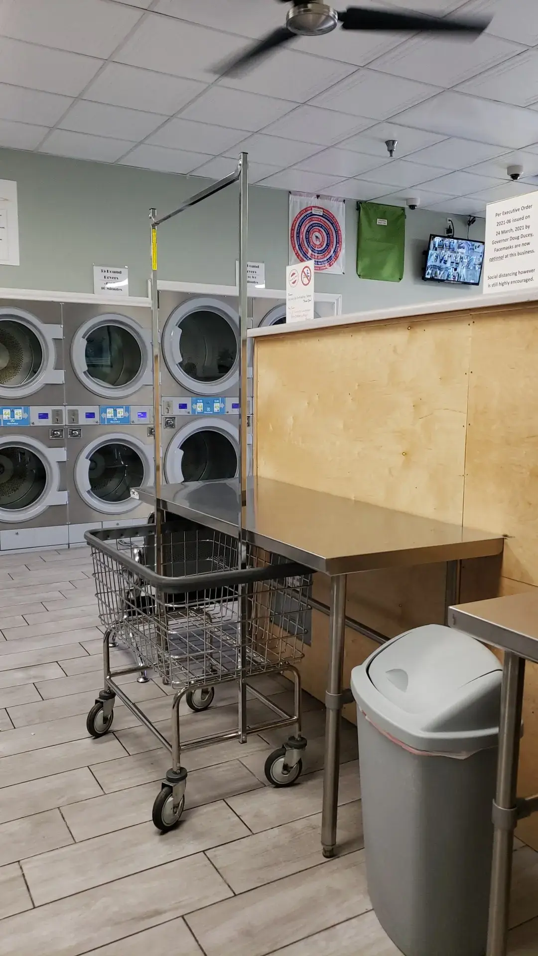 Wash & Dry Laundromat thumbnail 16