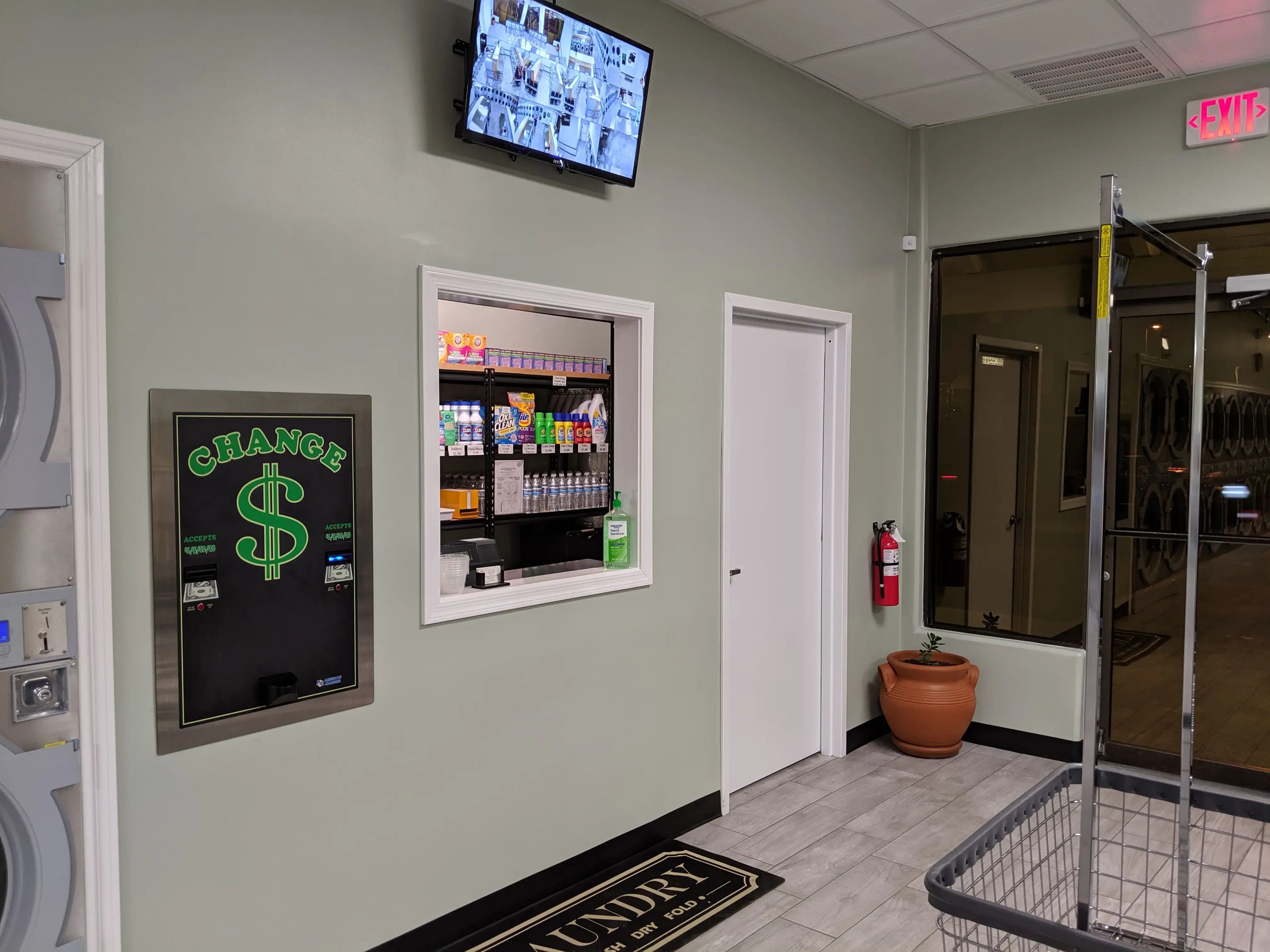 Wash & Dry Laundromat - Image 18