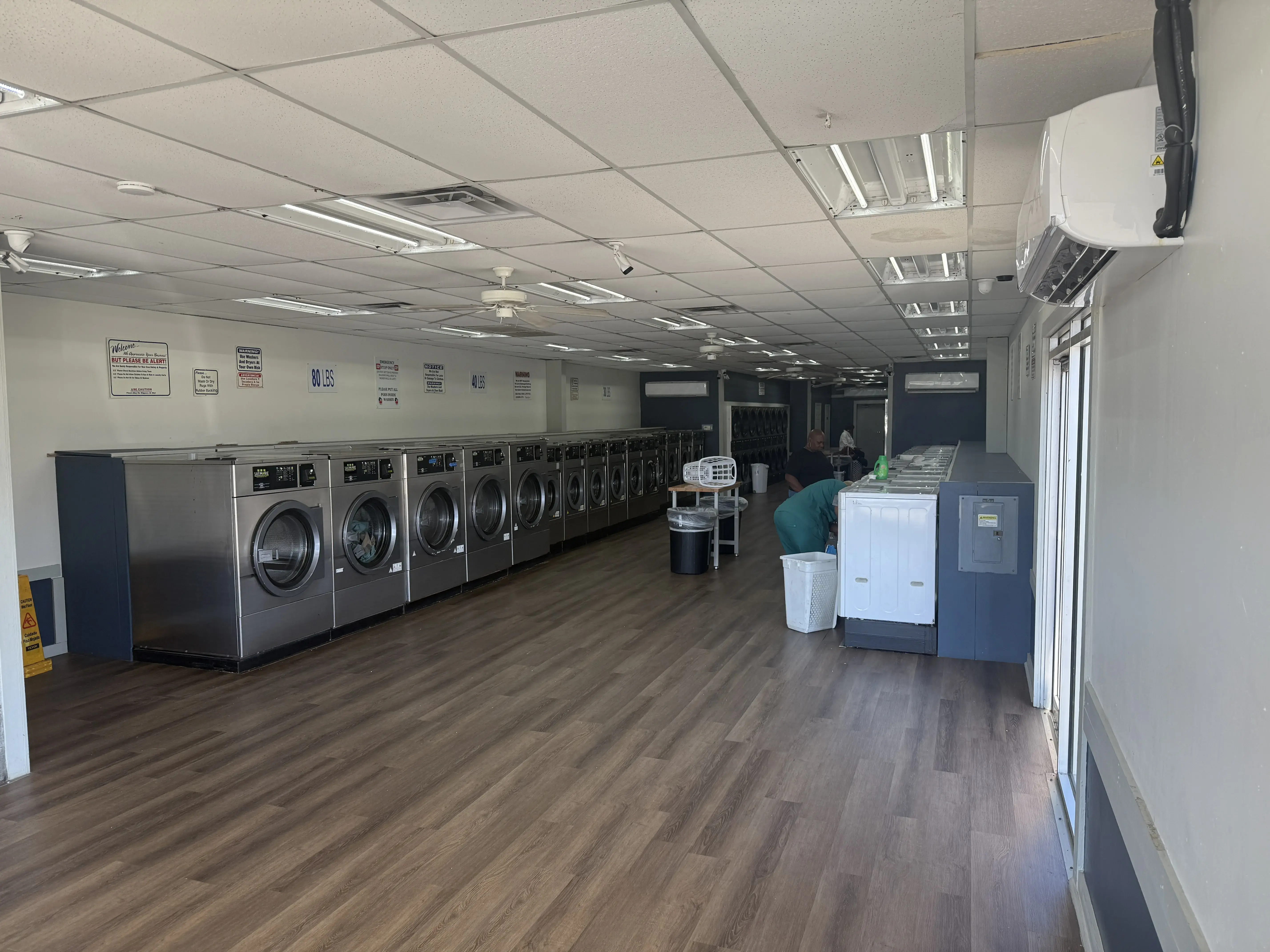 Wash & Go Coin Laundry - Image 8