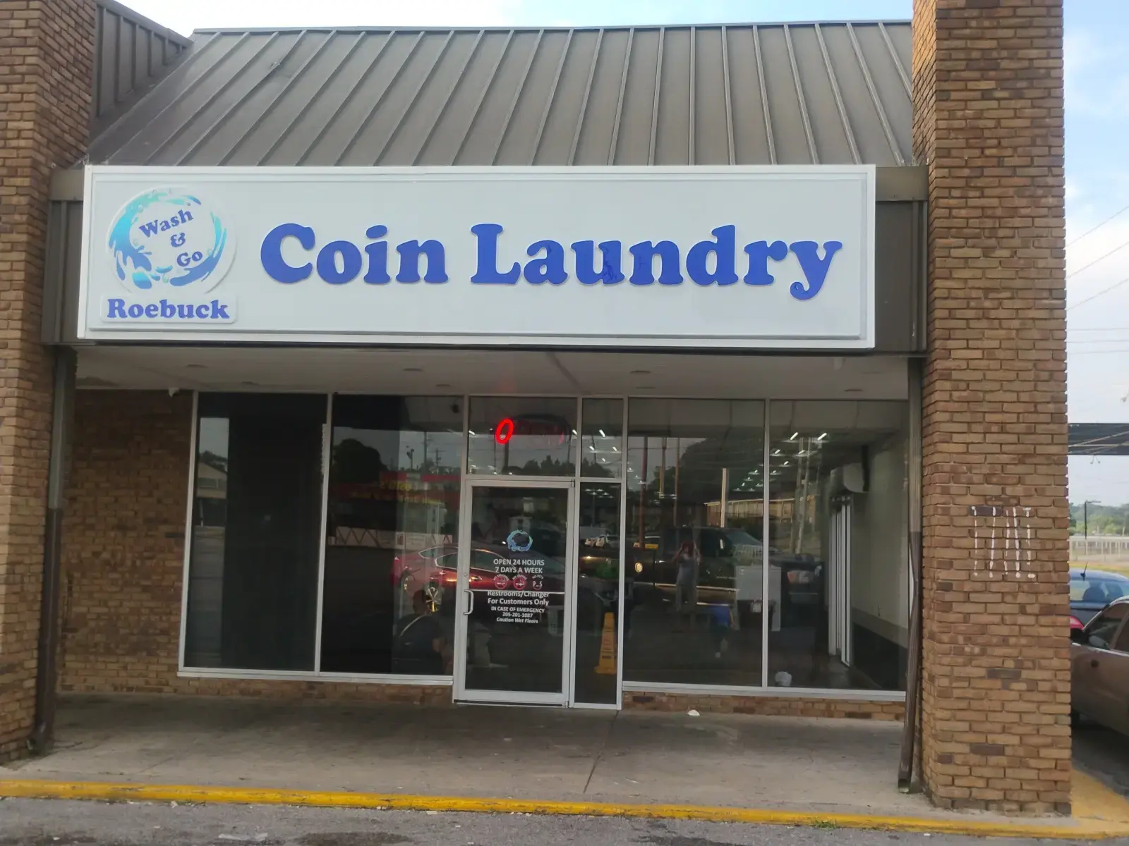Wash & Go Coin Laundry thumbnail 5