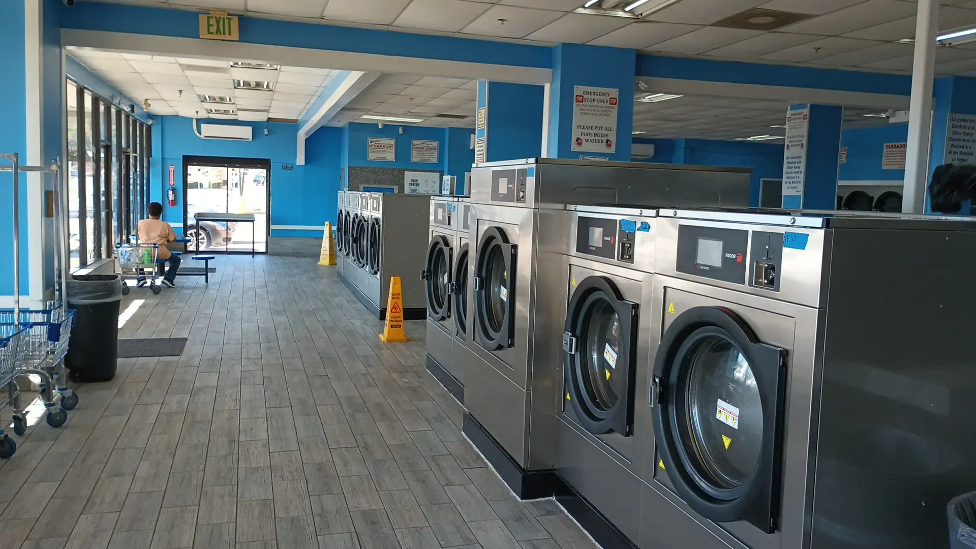 Wash & Go Coin Laundry thumbnail 2