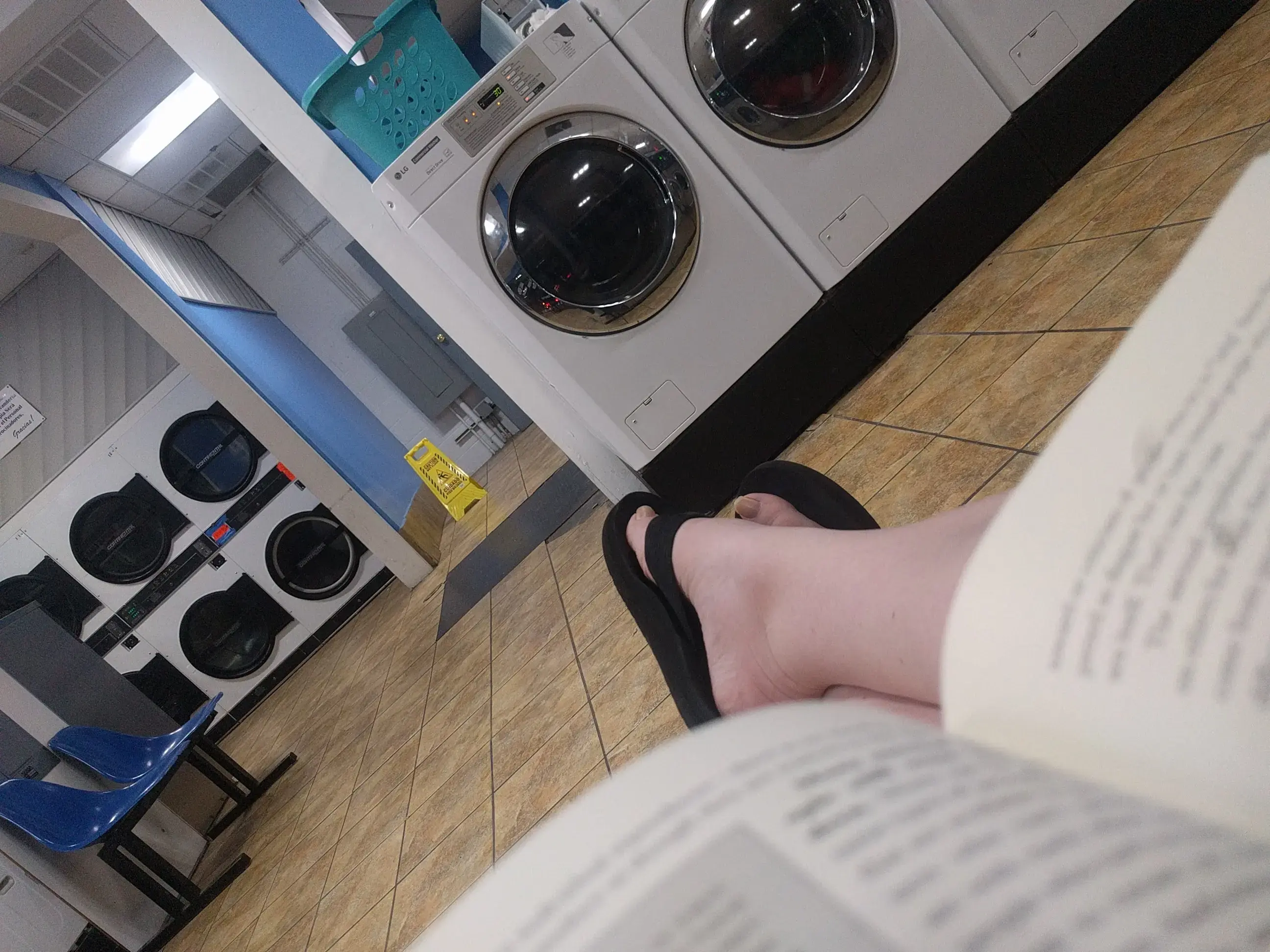 Wash & Go Coin Laundry - Image 16