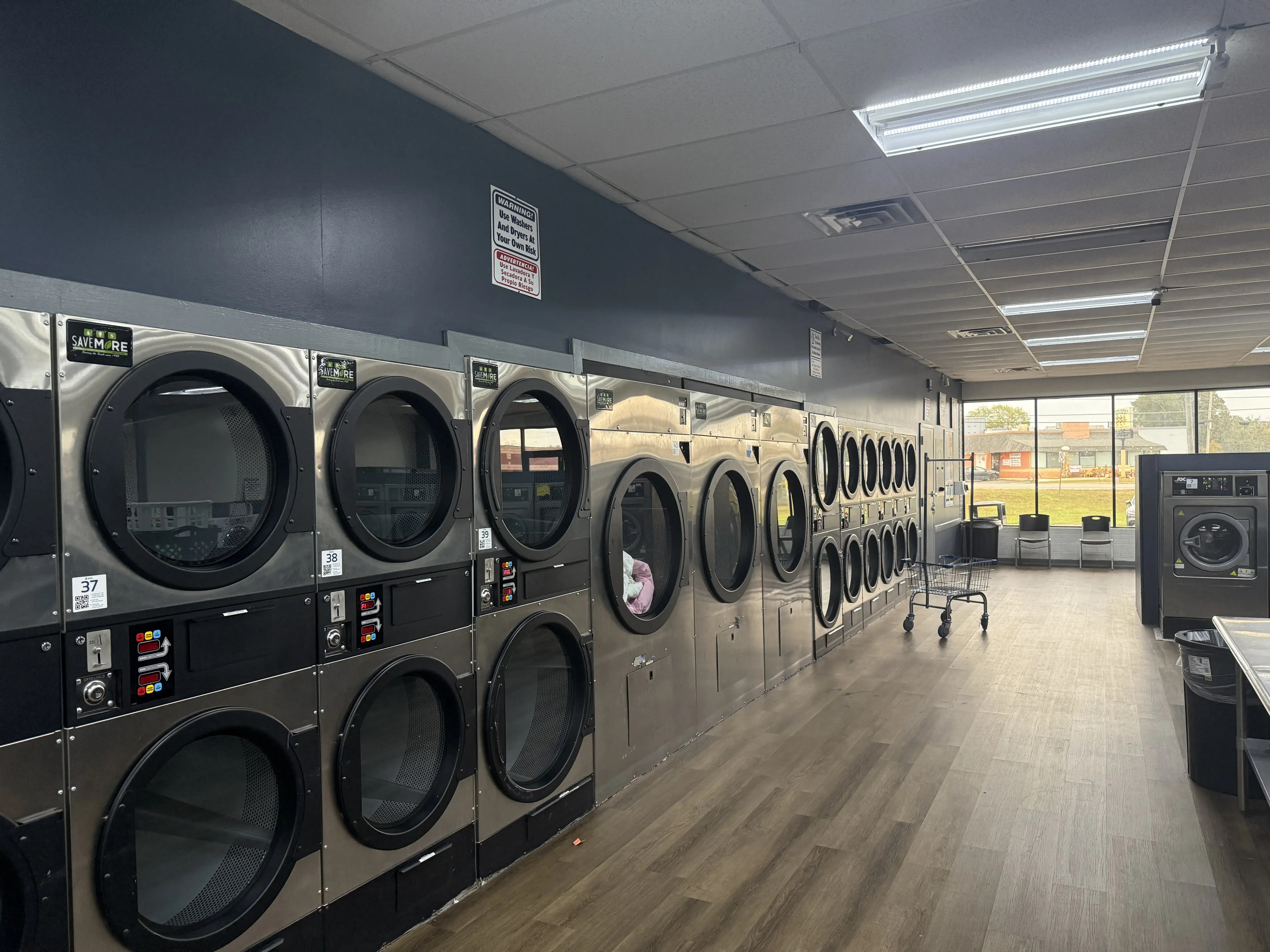 Wash & Go Coin Laundry Clanton thumbnail 6