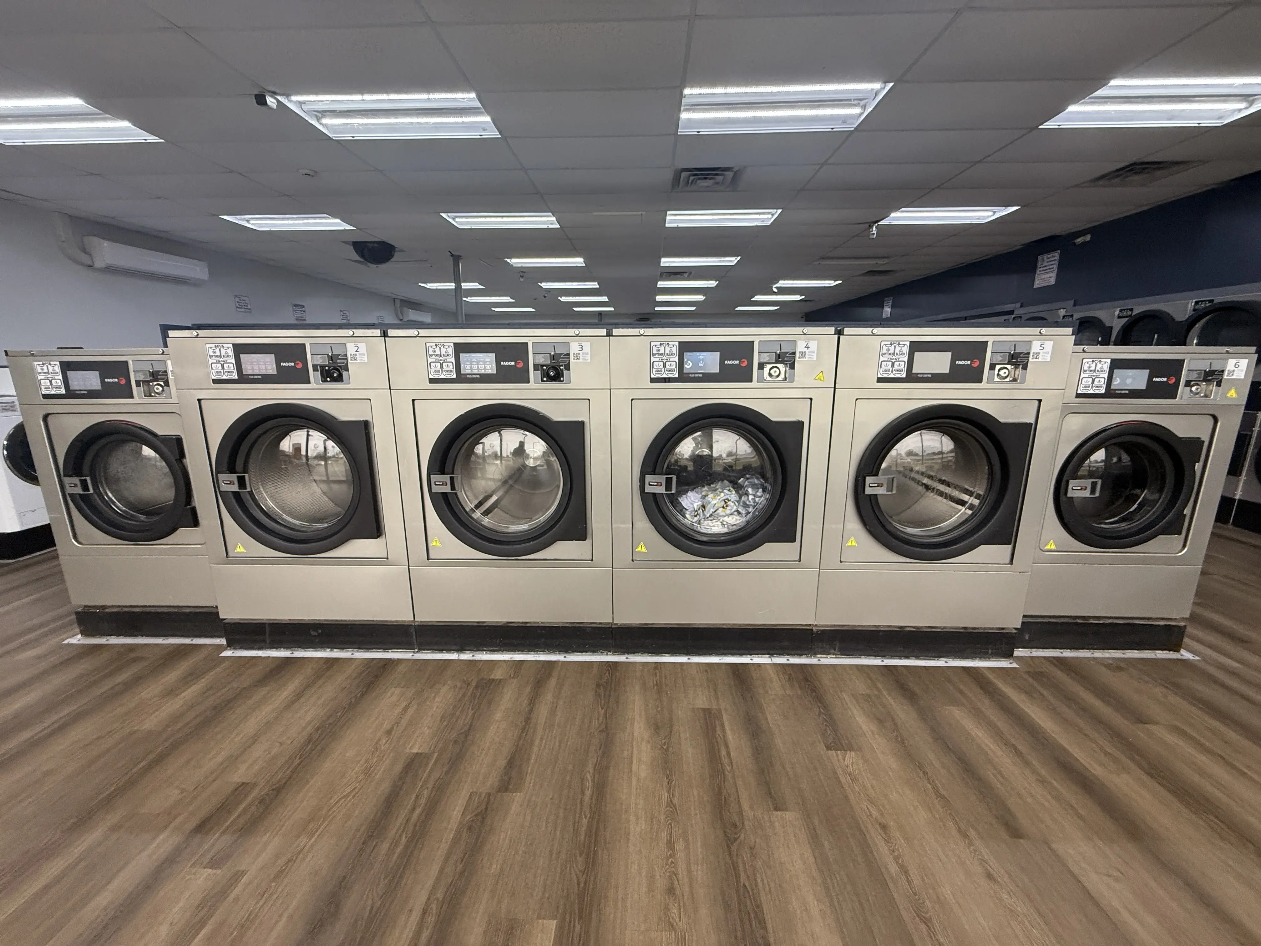 Wash & Go Coin Laundry Clanton - Image 8