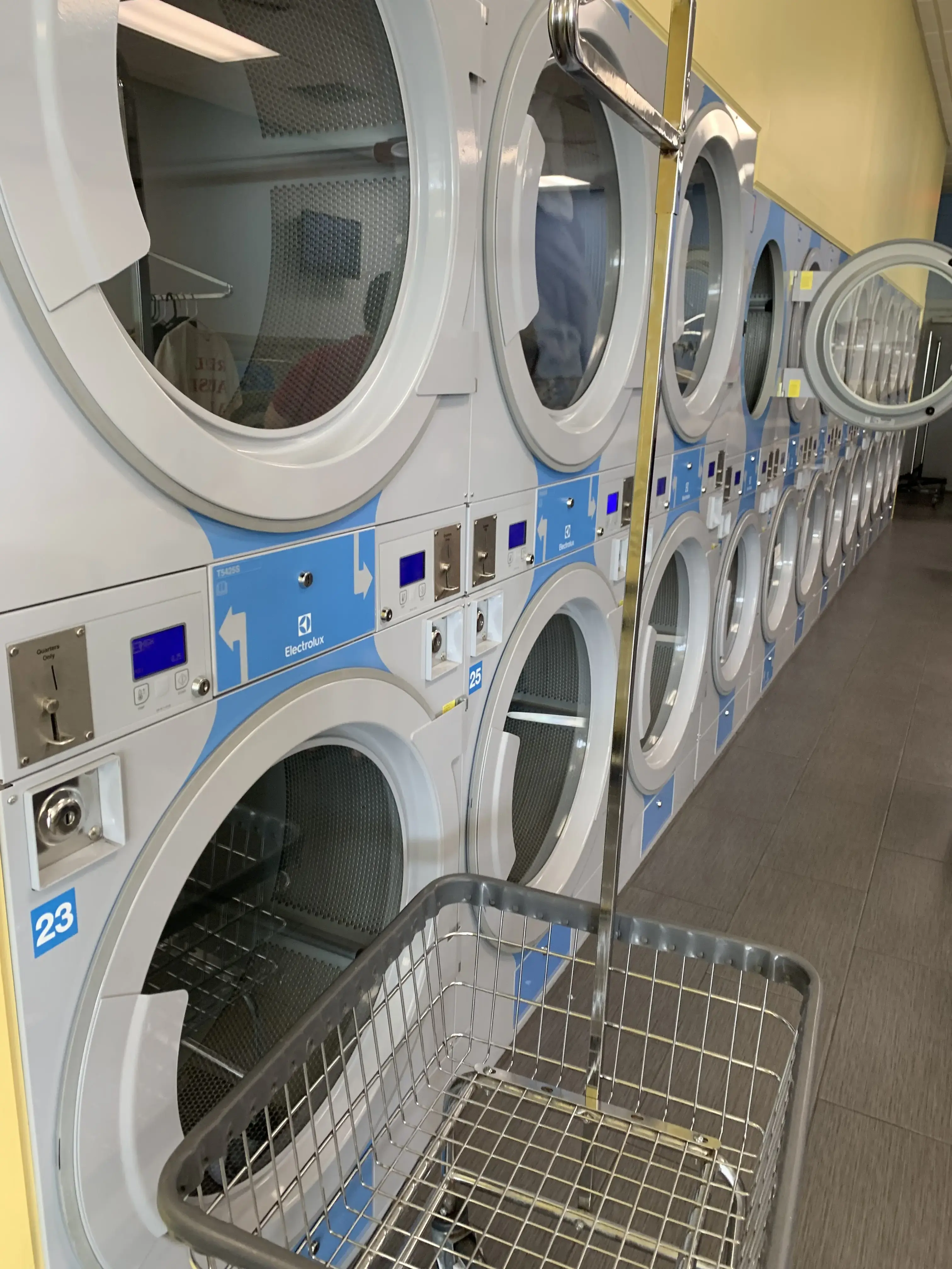 Wash & Go Laundromat thumbnail 4