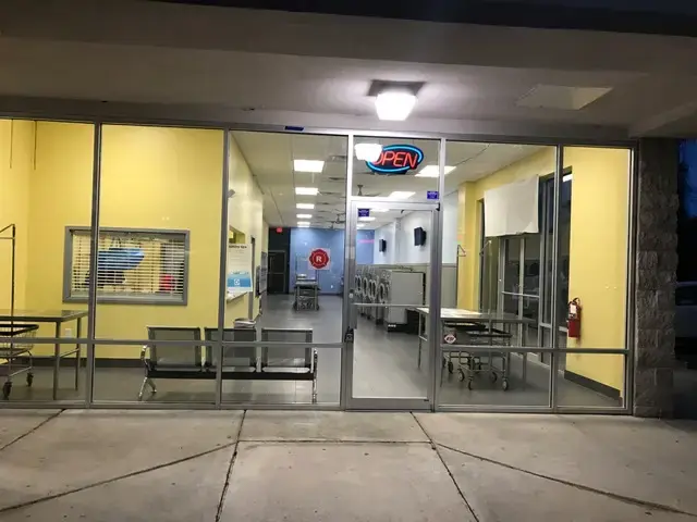 Wash & Go Laundromat thumbnail 6