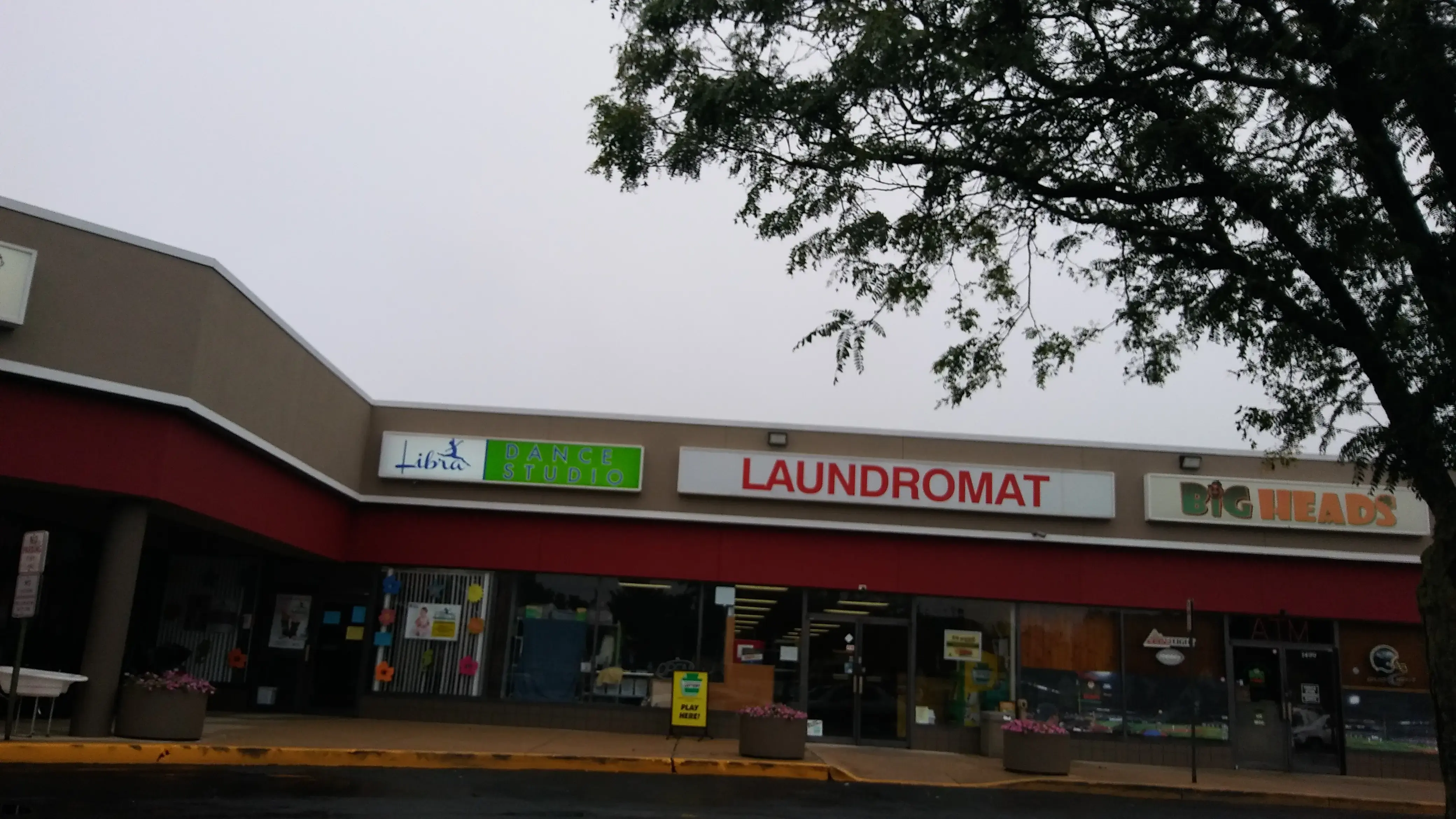 Wash & Go Laundry Zone - Image 15