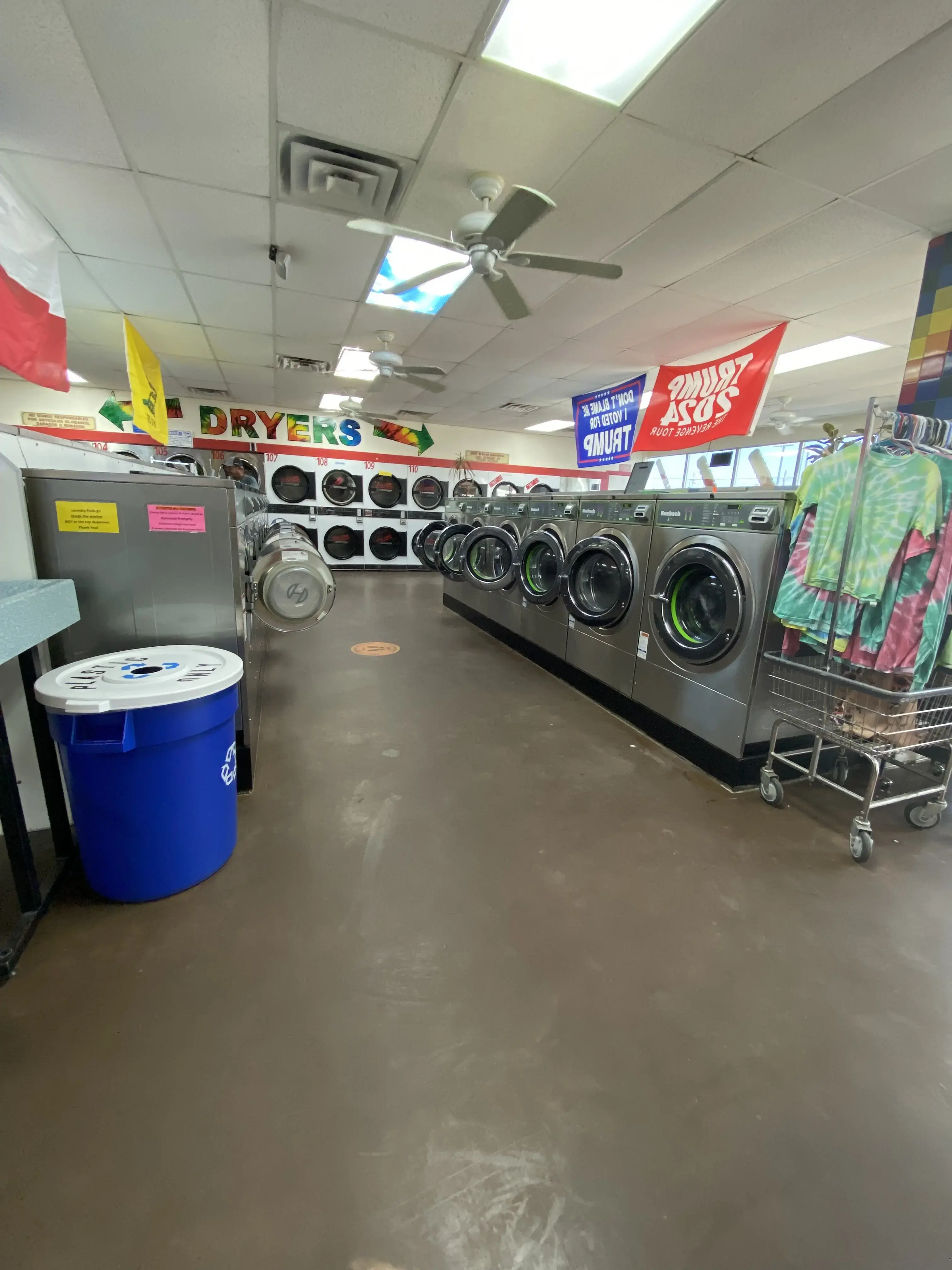 Wash Happenin’ Laundromat - Image 2