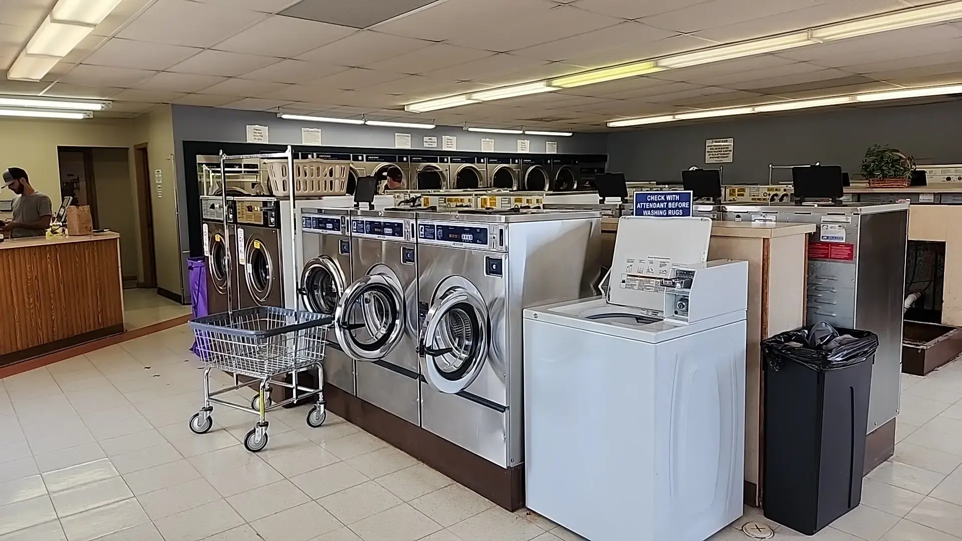 Wash Haus Laundromat & Car Wash thumbnail 3