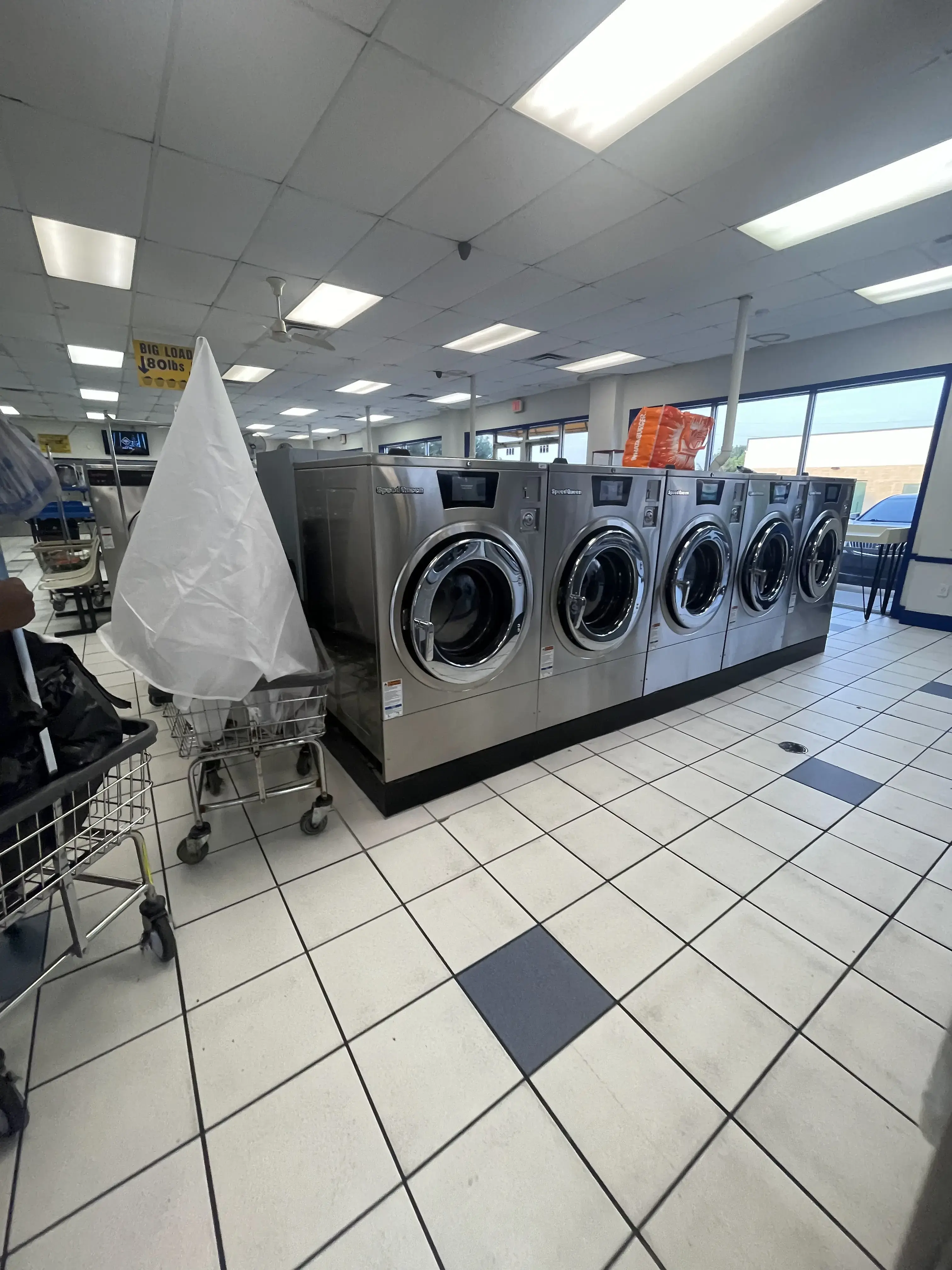 Wash-It-Kwik Super Laundry Center location