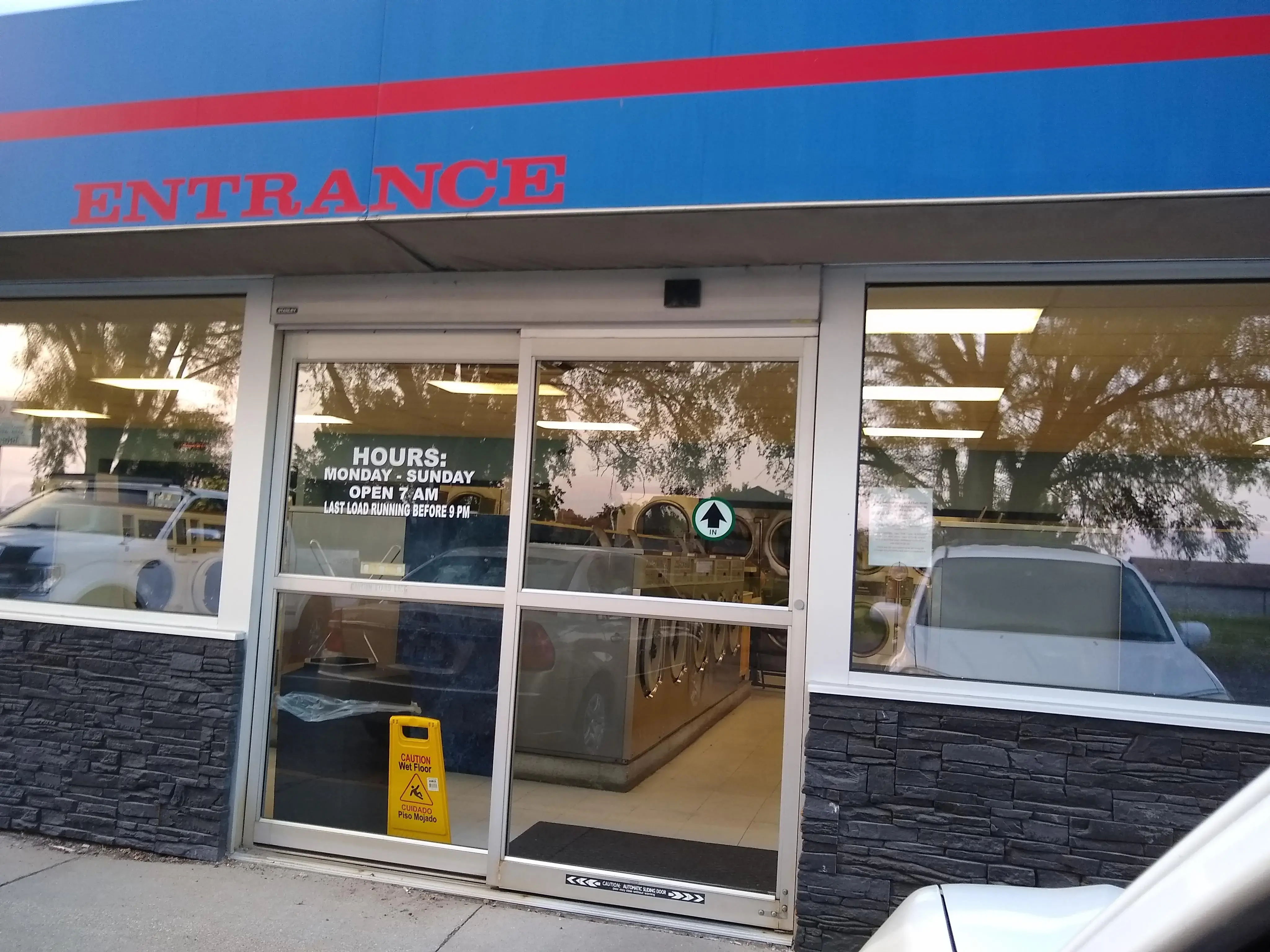 Wash King Laundry - Image 10