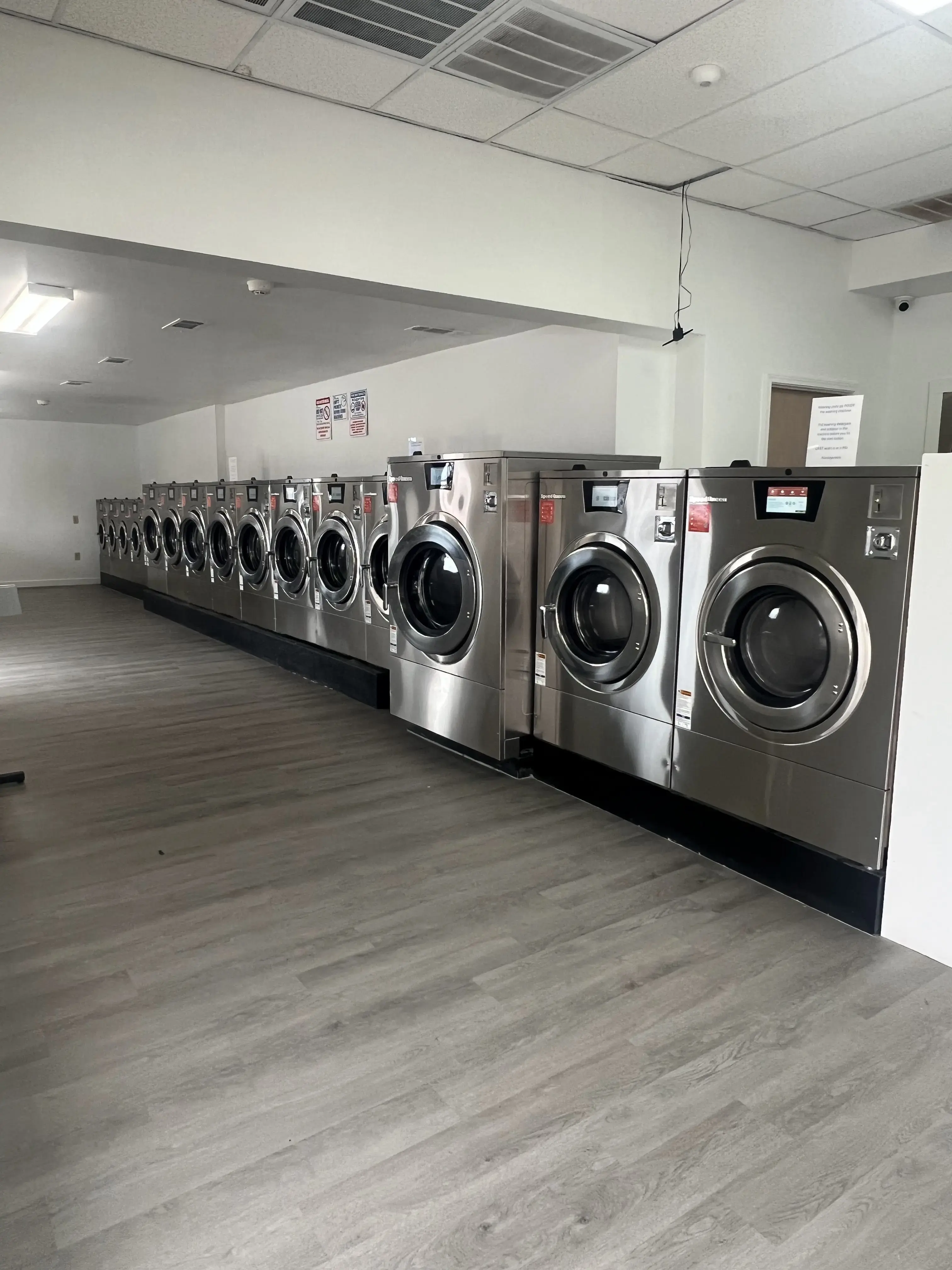 Wash me clean laundromat - Image 4