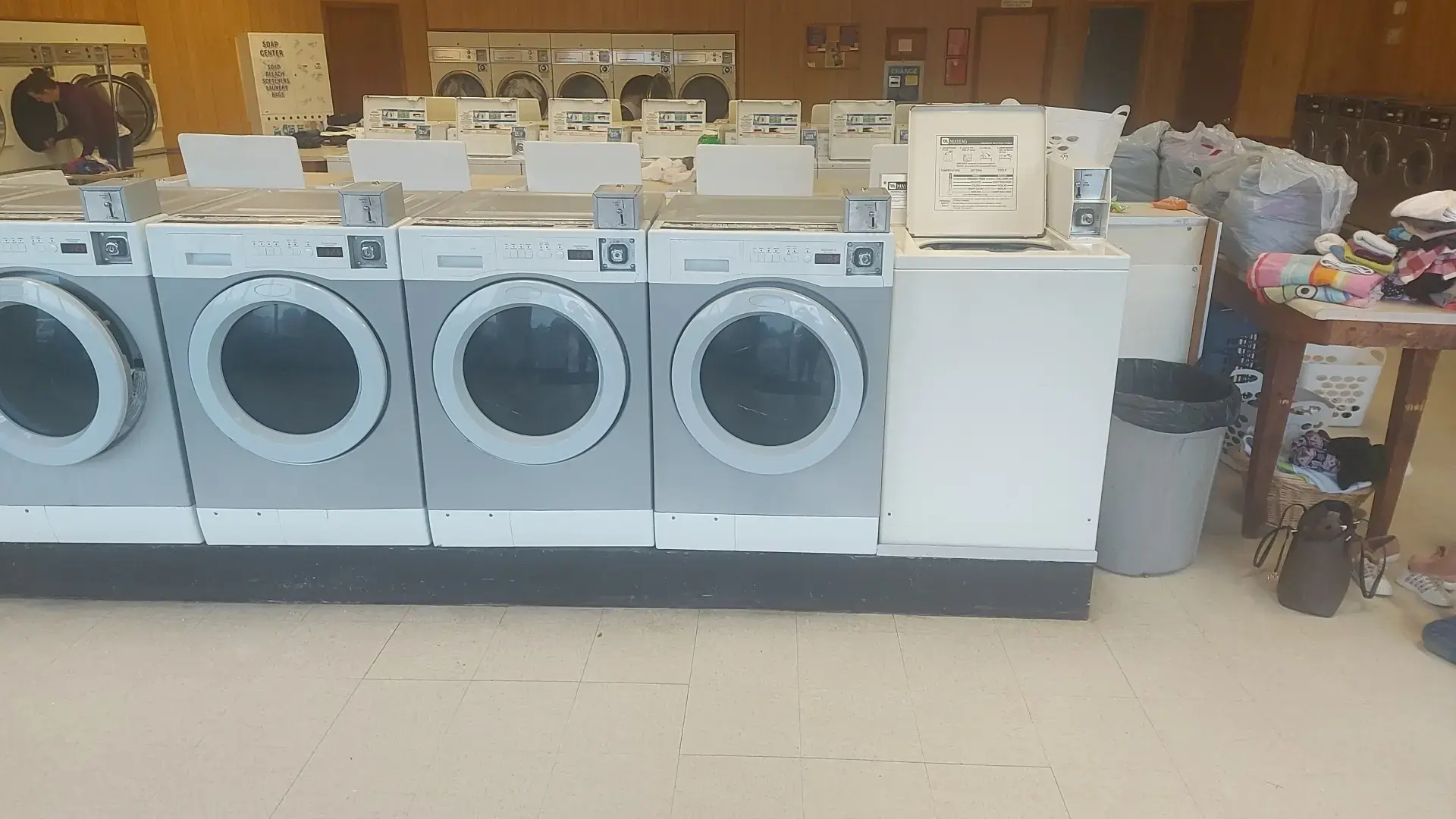 Wash-n-Dri Laundromat thumbnail 12