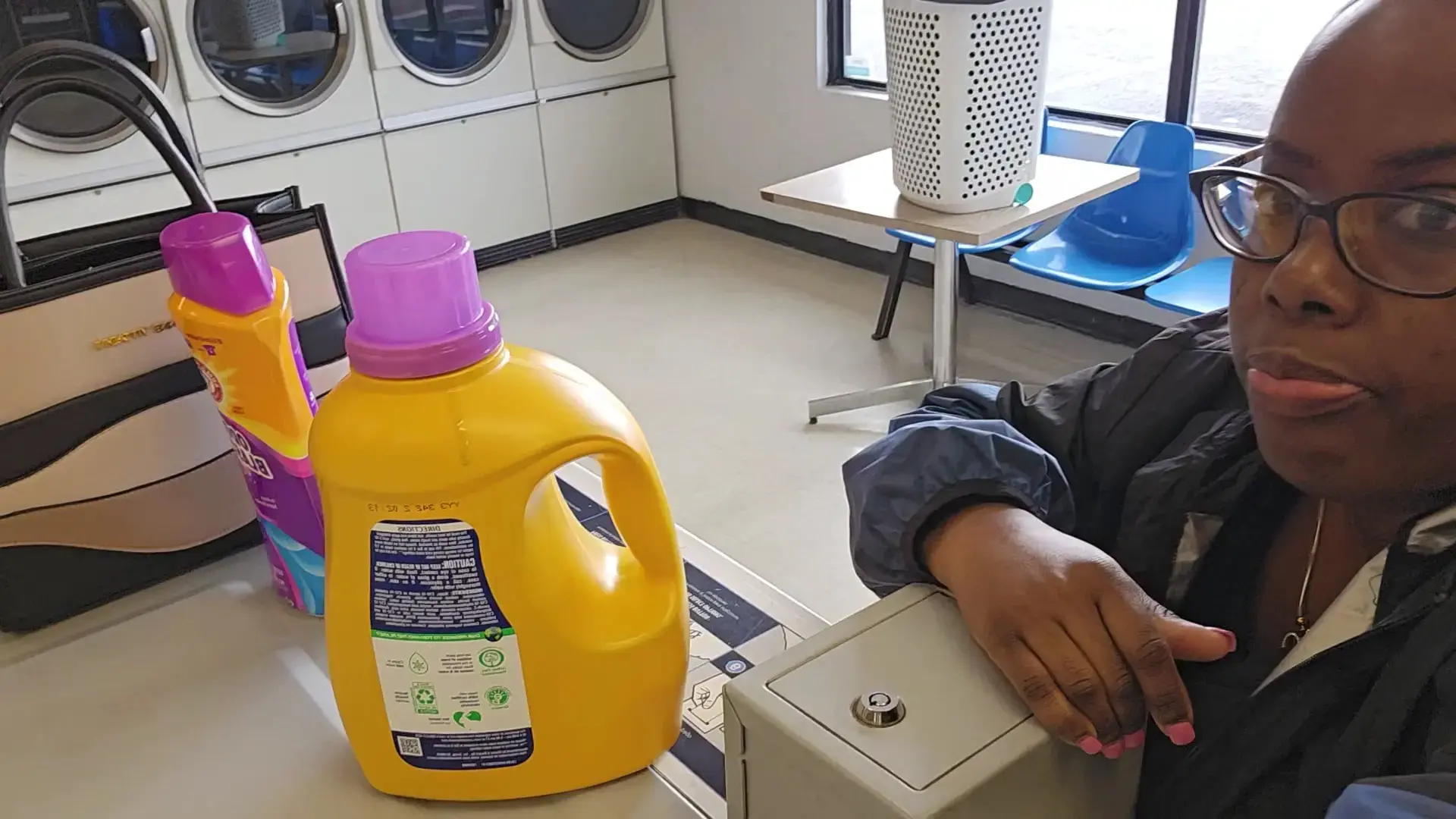 Wash-n-Dri Laundromat - Image 9