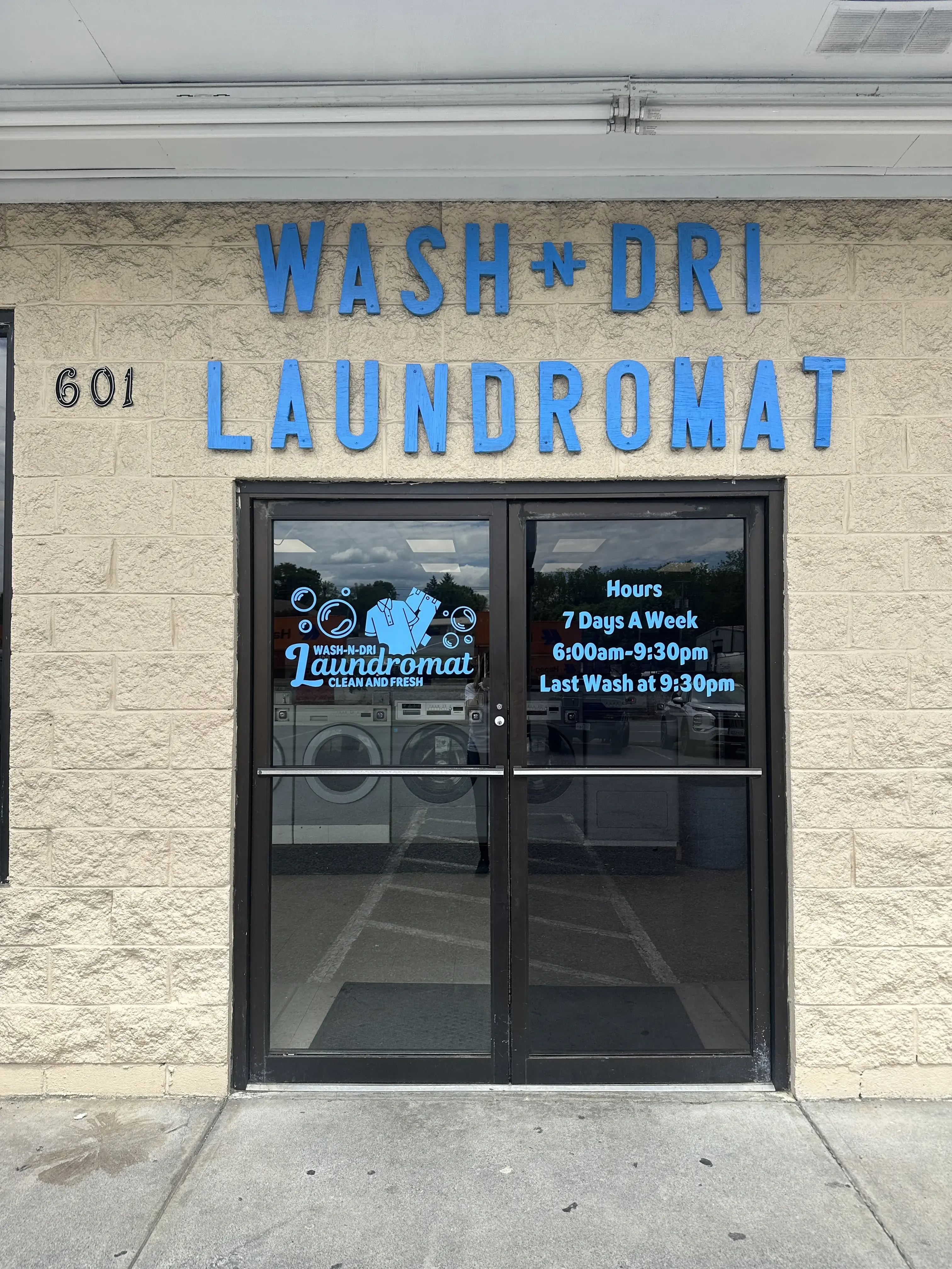 Wash-n-Dri Laundromat thumbnail 1