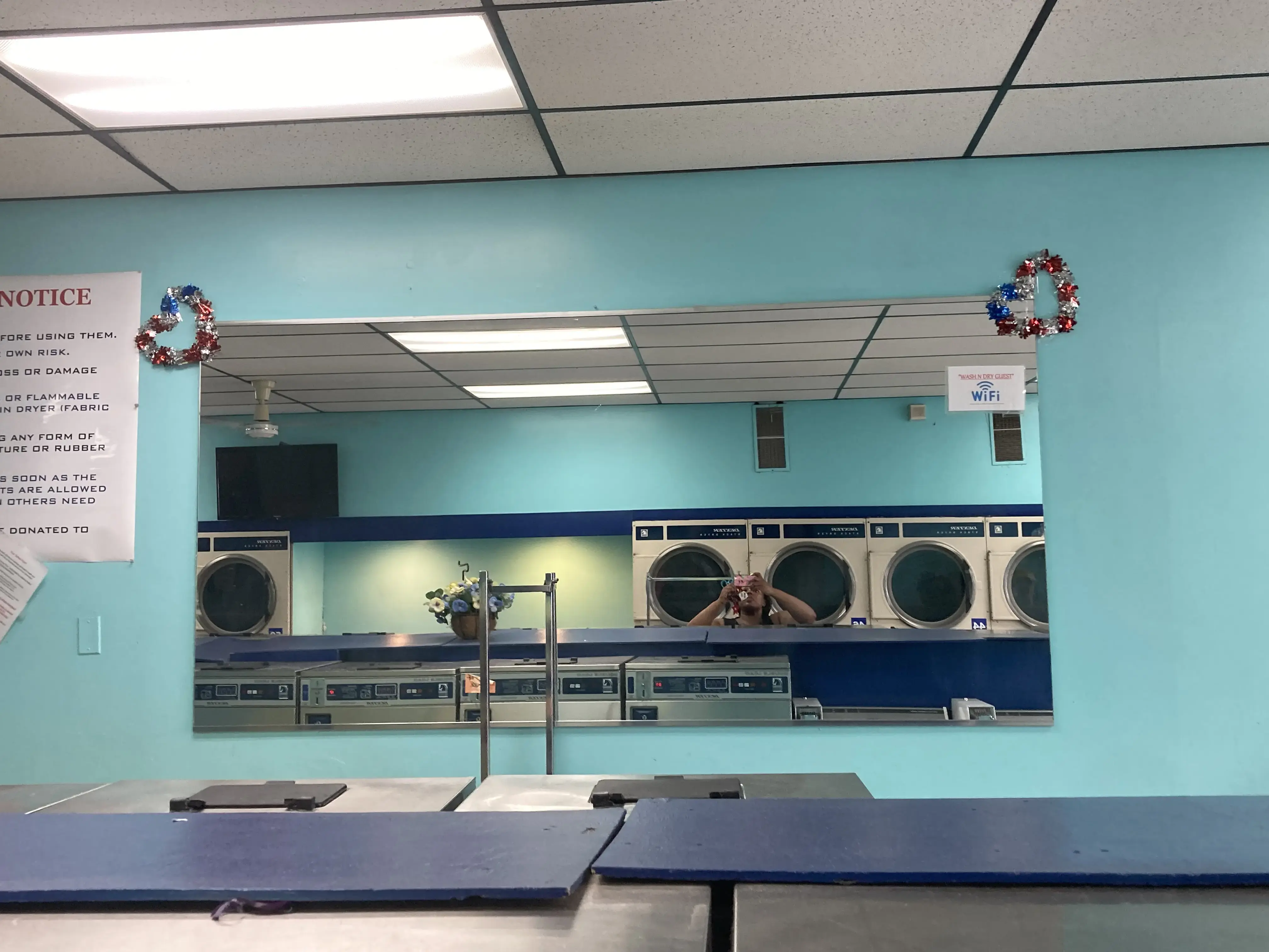 Wash 'N Dry Laundromat thumbnail 6