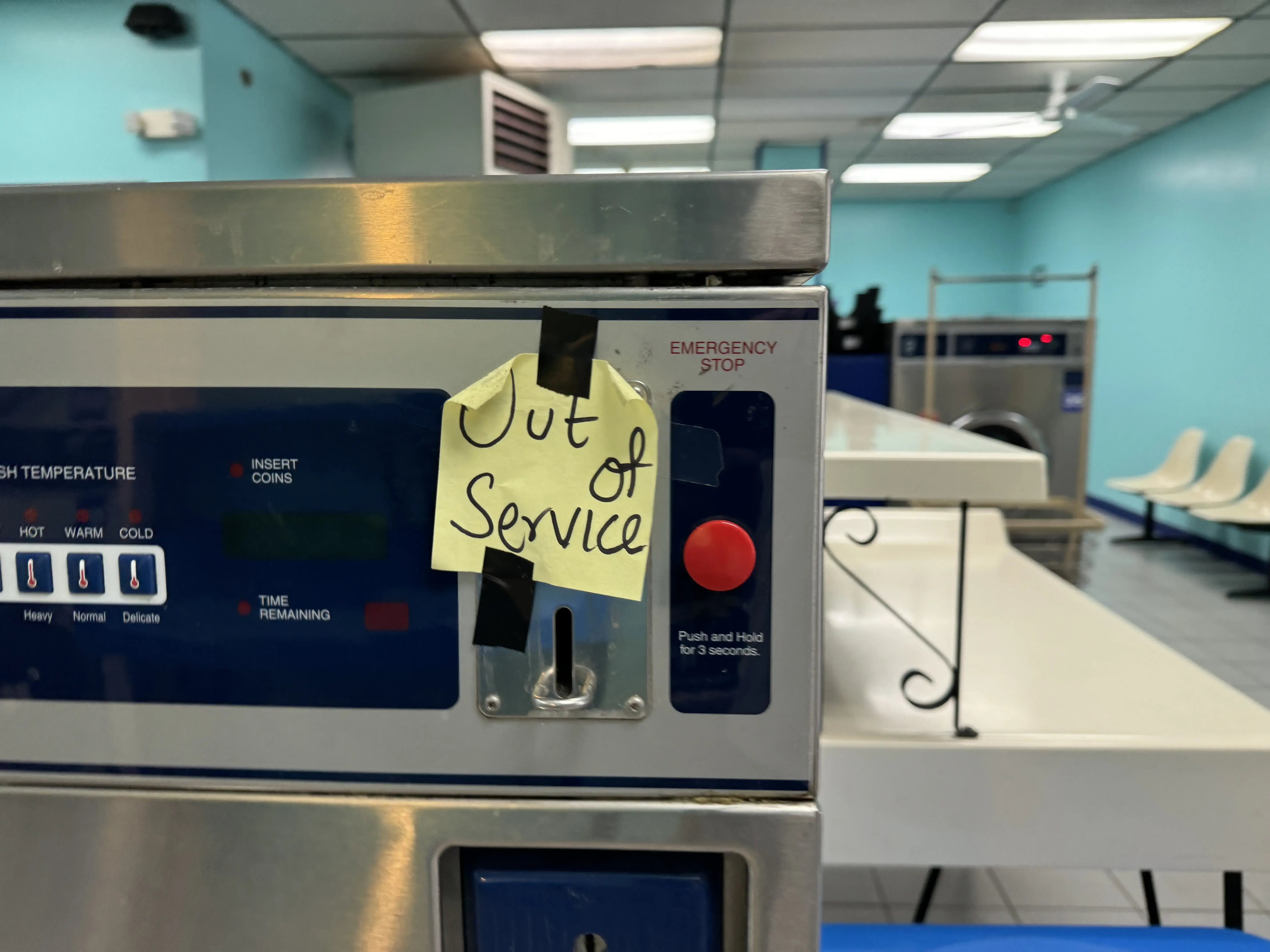 Wash 'N Dry Laundromat thumbnail 13